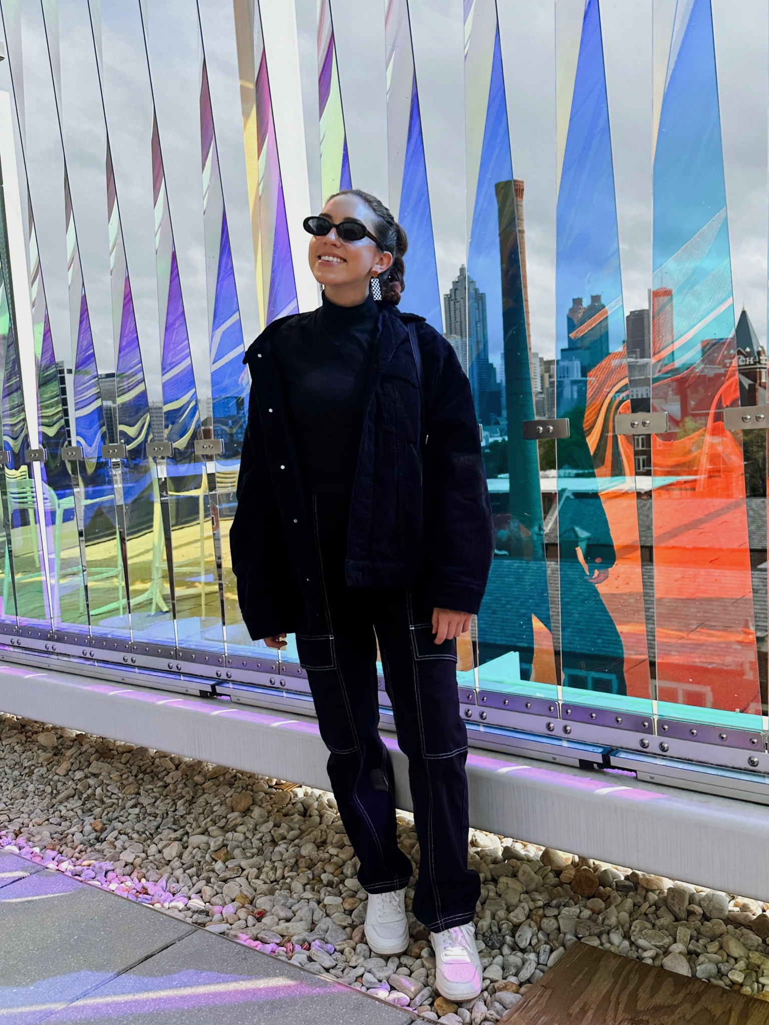 A little chromatic moment 🪩🌈 Loving the cool girl aesthetic lately! I have the H&M men's corduroy jacket in size M for an oversized look! Wearing size M in American Eagle mock neck long sleeve & size 2 in ASOS cargo pants. 

#oversizedjacket #transitionaloutfits #transitionallooks #springfashion #spring #streetwear #streetstyle #streetfashion #monochromatic #allblacklook #allblackfit 