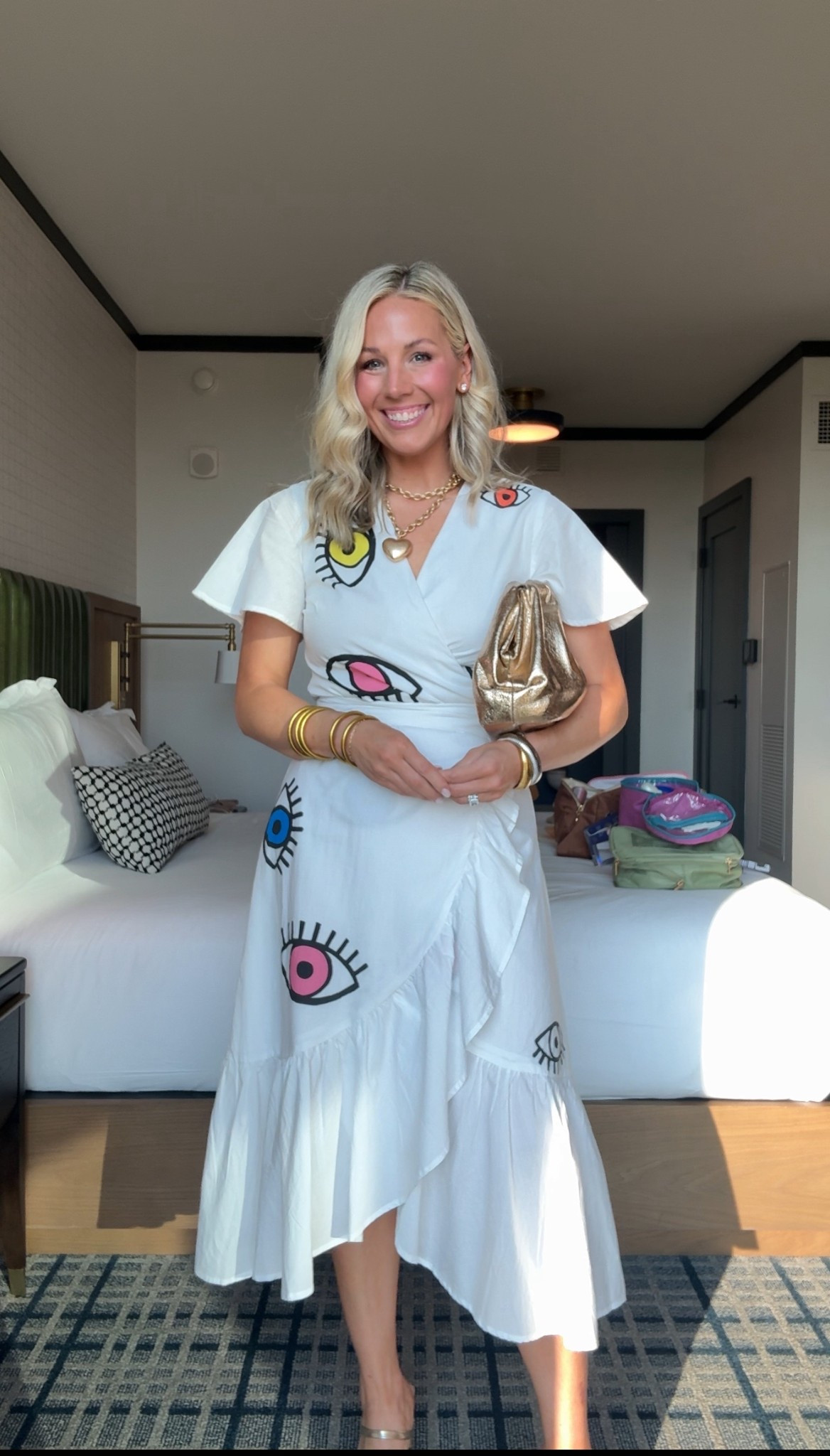 Night one dinner! Dress is holst & lee size XS/S. Bag and shoes are Amazon!

#LTKFindsUnder50 #LTKPetite #LTKCon