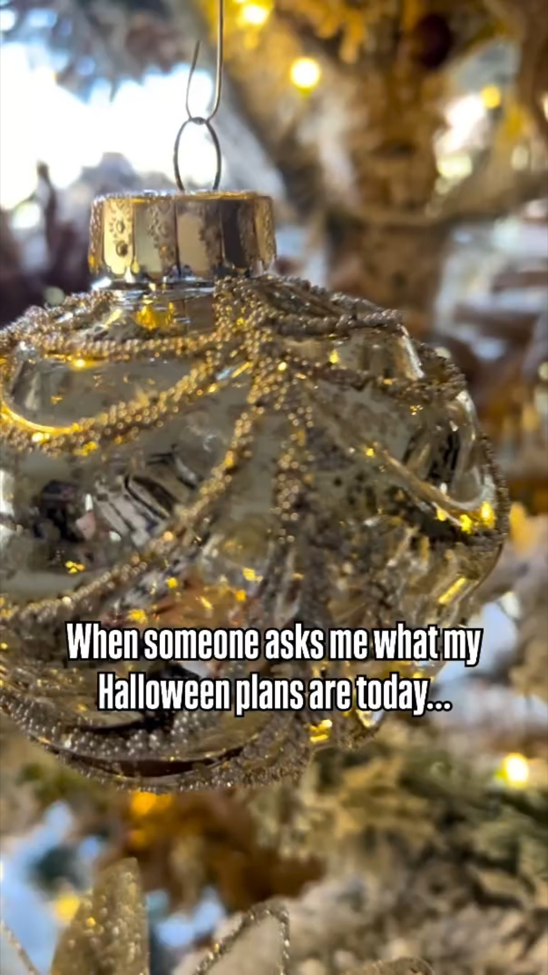 When someone asks my Halloween plans… I say “decking the halls!” 😂 Forget the spooky, I’m going straight to sparkly. The Christmas totes are out, the tree’s going up, and I might even bake cookies while I’m at it. ’Tis the most wonderful time of the year! 🎄❤️

#LTKHoliday #LTKHome #LTKSeasonal