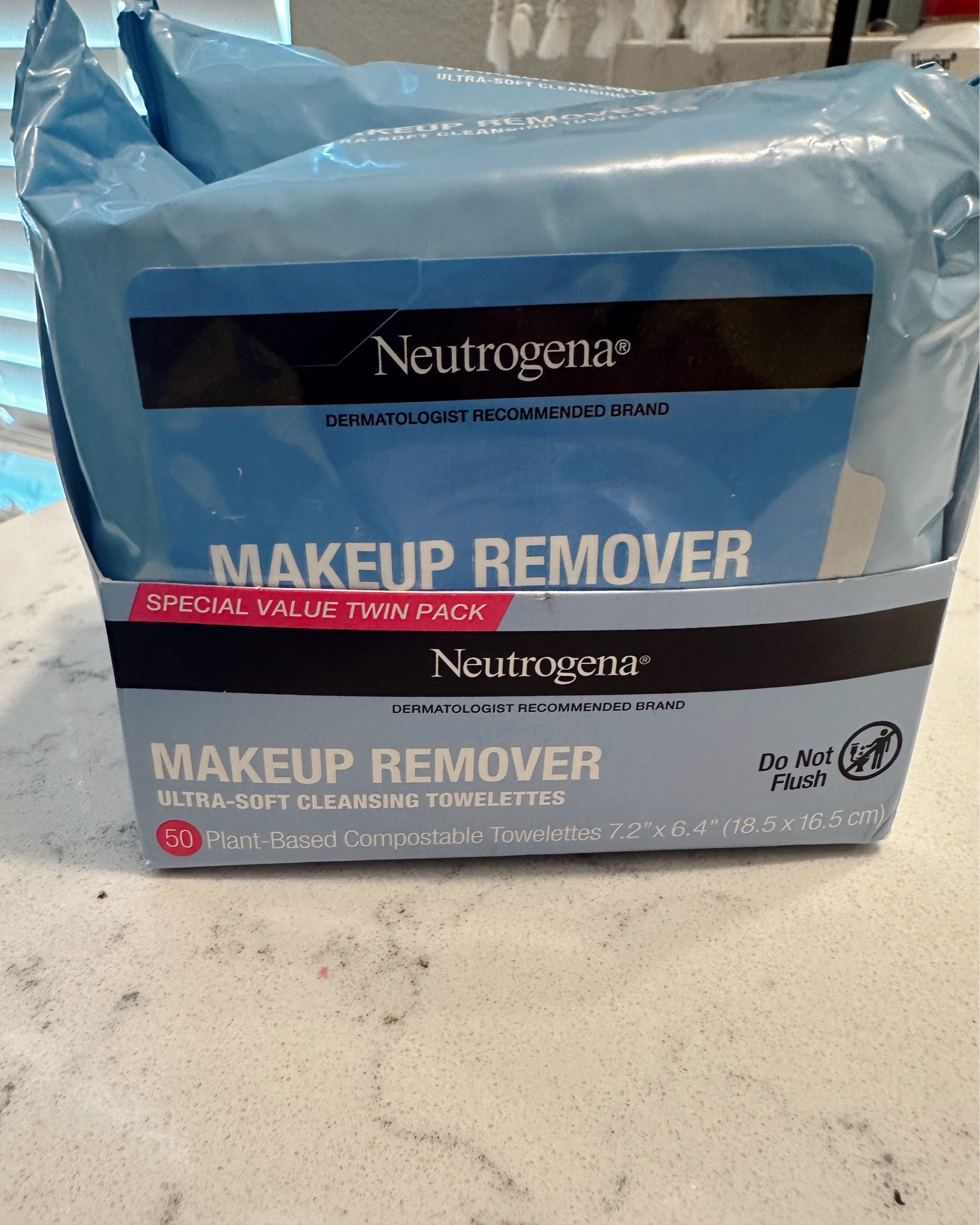 My favorite makeup remover wipes 
Neutrogena 

#LTKBeauty #LTKU #LTKFindsUnder50