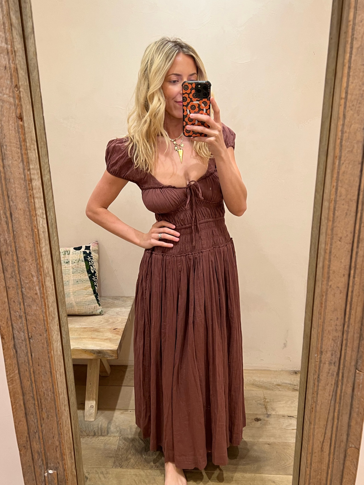 Sooo gorg! Open back with tie details. Wearing an xs 