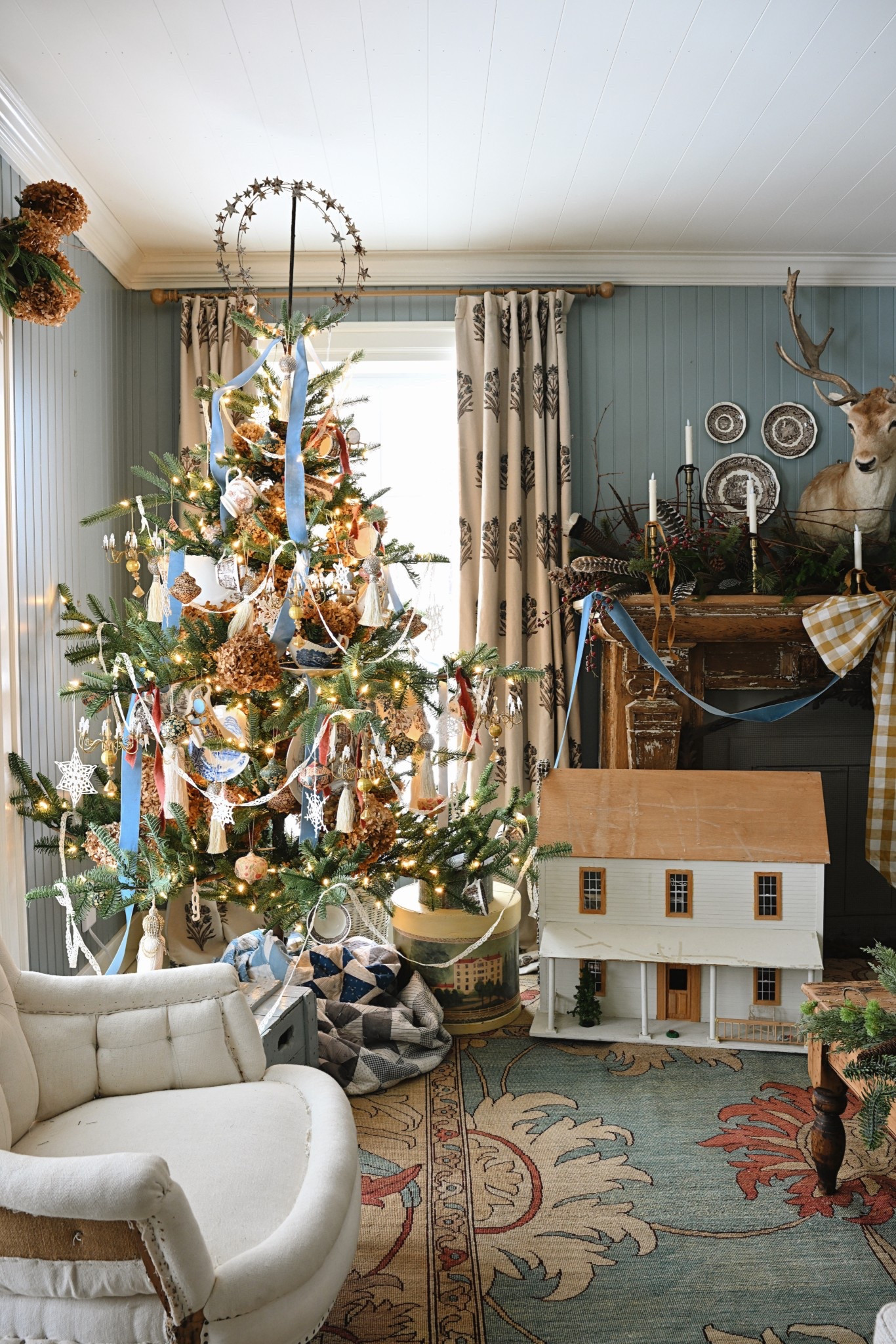 Cozy cottage Christmas 

#LTKHome #LTKHoliday