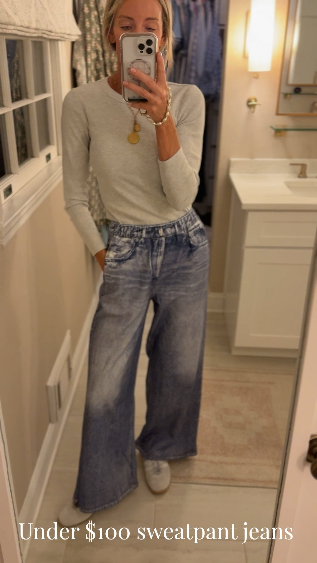 So comfy and way less $$ than the viral rag and bone version! Size small. 