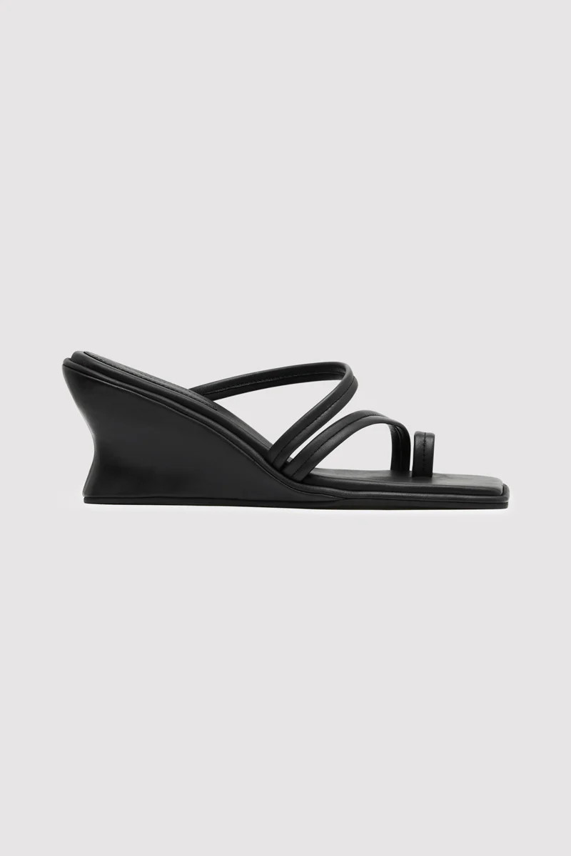 Soft Strap Contour Wedge - Black | St. Agni (US, UK, EU)