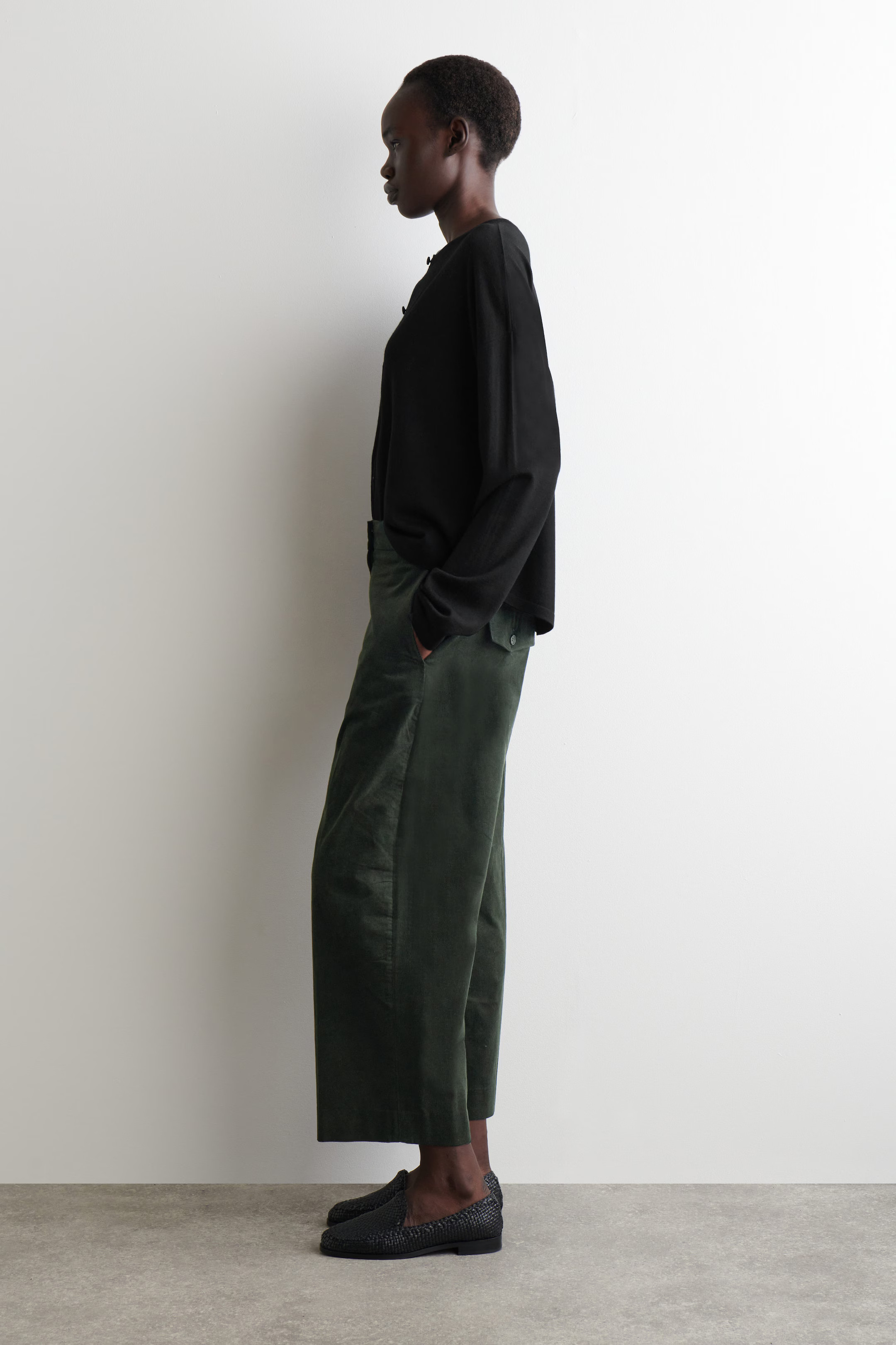 CROPPED CORDUROY TROUSERS - DARK GREEN | COS GB | COS UK
