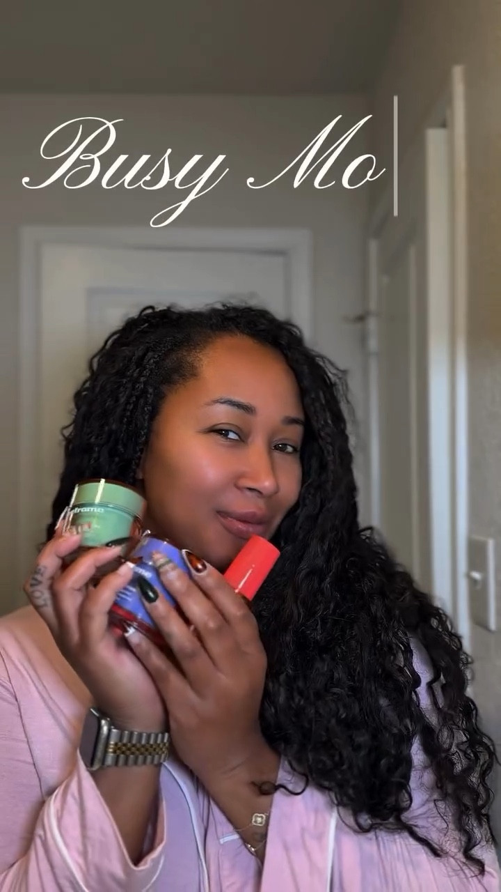 @mrs_savannahrj and her team sent me her skincare line @reframebeauty and I was honestly so excited to try it on my skin. The textures are so smooth, they go on like silk, and you can truly feel the quality the moment you apply them. I love that the formulas focus on ingredients that actually support your skin instead of overwhelming it.

Sometimes simple is best ✨

In my routine today I used:

🍊 Pigment Processor (Daily Brightening Serum)
– Niacinamide: helps strengthen the skin barrier and calm inflammation
– Kojic Acid Dipalmitate: supports brightening and helps with the look of dark spots

💚 Compression Complex (Facial Sculpting Cream)
– Konjac Filling Spheres: helps smooth the appearance of fine lines and plump with hydration
– Spirulina Maxima: helps shield skin from blue and environmental stressors

Both products layered beautifully, felt lightweight, and left my skin looking smooth, hydrated, and glowy — which is exactly the kind of elevated, intentional skincare I love adding to my routine.

#SkincareRoutine #ad #MelaninSkin #LuxurySkincare #reframe 

#LTKmorningroutine #LTKselfcare