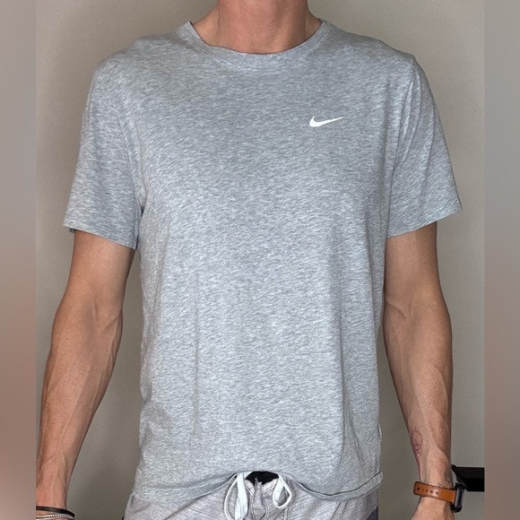Nike Men's Gray Workout T-Shirt | Poshmark