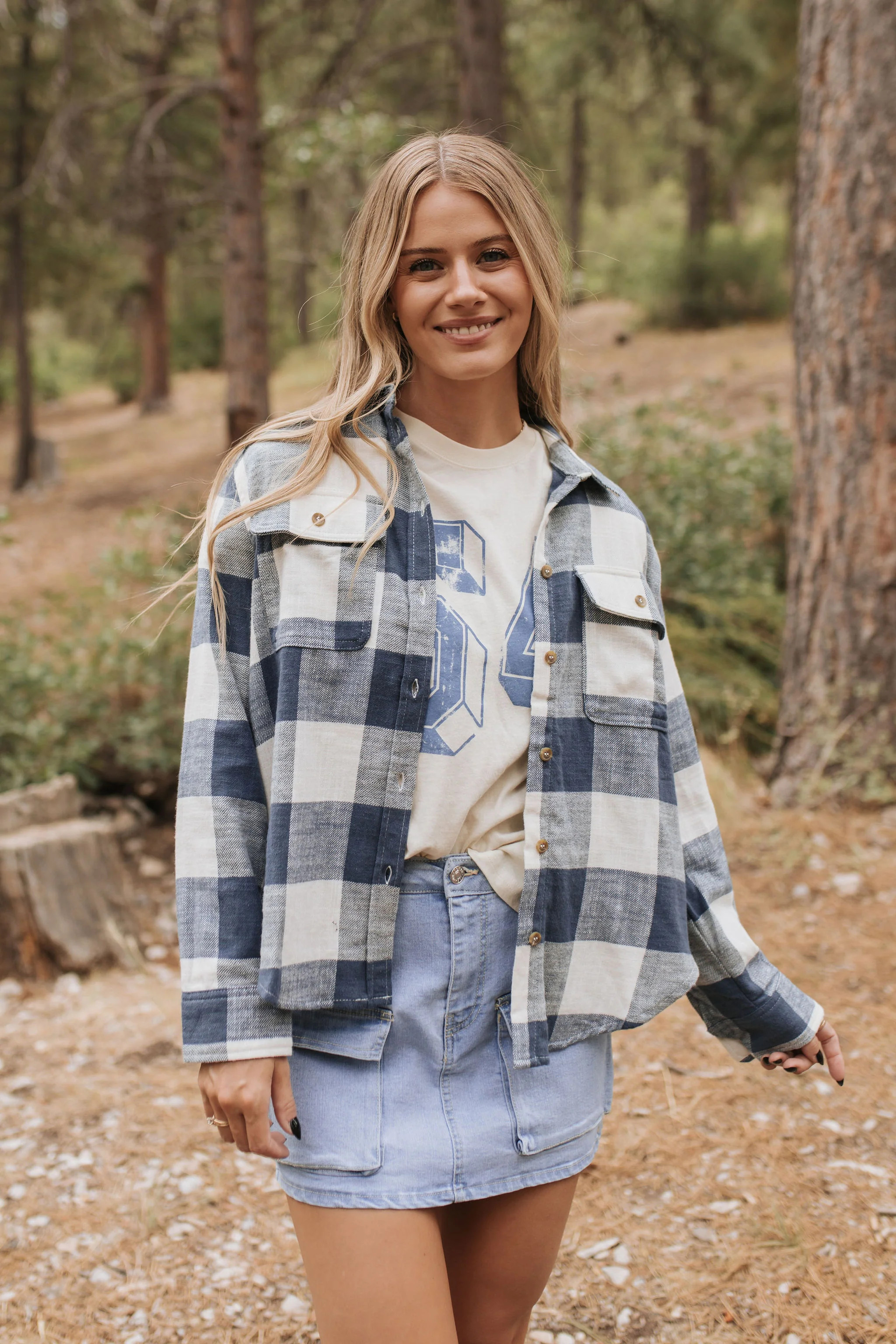 THE JOYCE BUTTON UP FLANNEL IN NAVY | Pink Desert