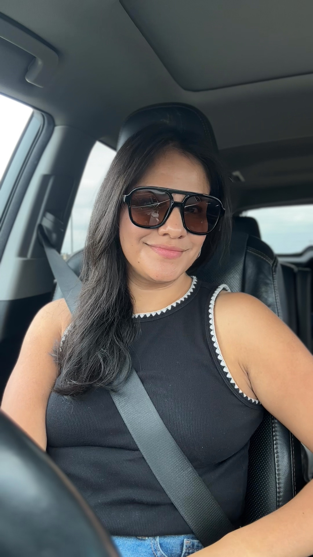 Aviator sunglassess

#LTKgrwm #LTKootd #LTKmomlife