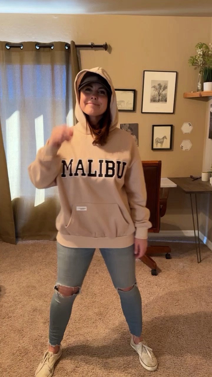 Winter outfit: hoodie, jeans, sneakers 
.
.
.
.
.
.
.
.
.
.
.
.
.
Winter style
Cold weather
Sweater weather 
Winter vacation
Hoodies 
Ripped jeans
Abercrombie 
Amazon fashion 
Budget fashion 

#LTKstyletip #LTKfindsunder50 #LTKfindsunder100