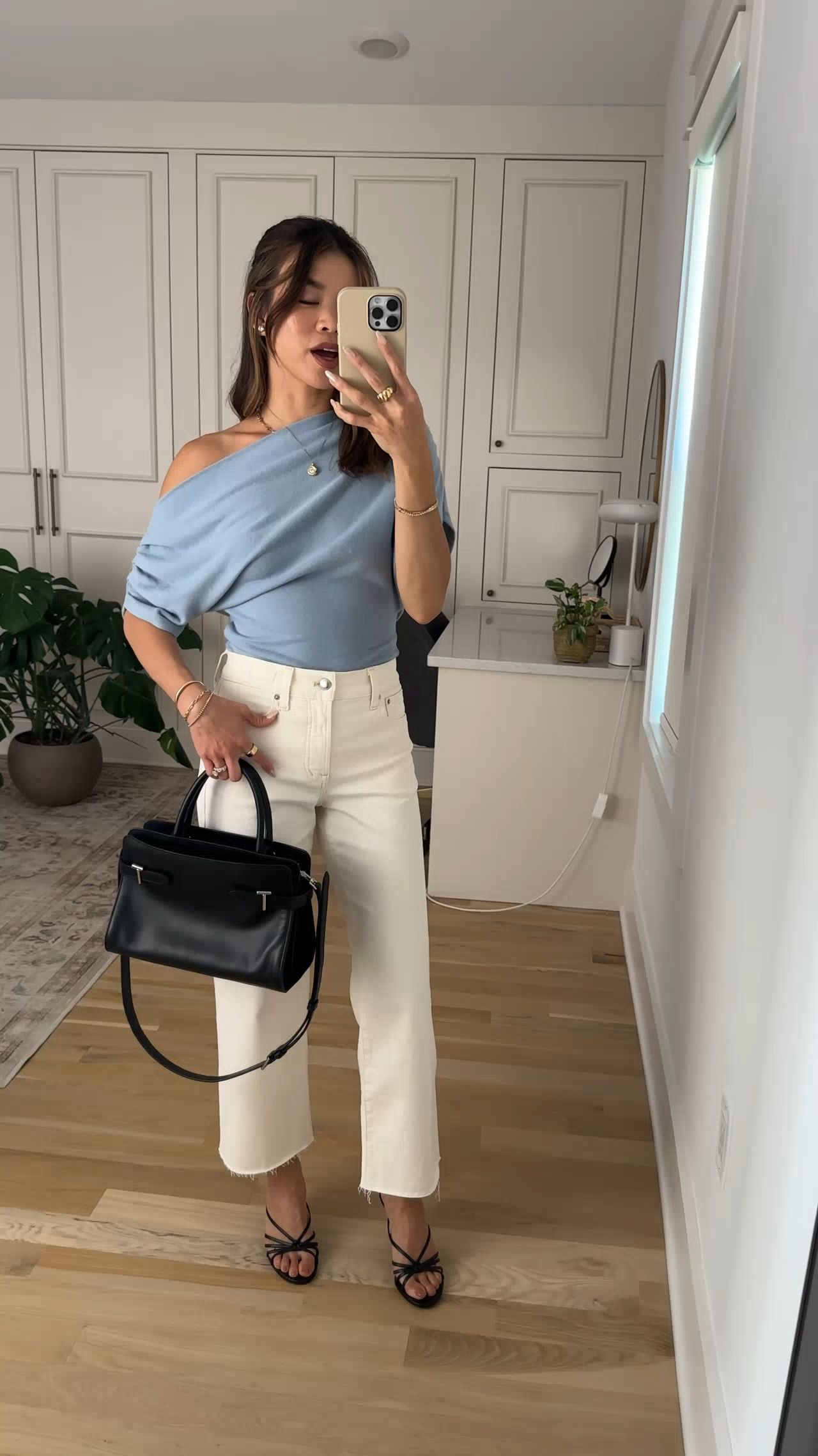 I’m obsessed with this top from @Reformation! I love the color and off shoulder design.

Sizing info:
Reformation Iris Knit Top (XS in Teardrop) 
Madewell The Perfect Vintage Wide-Leg Crop Jean (Size 24 Petite in Vintage Canvas)

Petite style, petite fashion, mom outfit, mom style, petite pants, petite outfit ideas, petite outfits, best pants for petite, petite denim, spring style, spring outfits, beach outfits, vacation outfits, summer outfits, Summer style, summer trends, shopbop, shopbop order, petite summer clothes, petite friendly outfits, white jeans, madewell jeans,

#LTKootd #LTKSeasonal #LTKPetite
