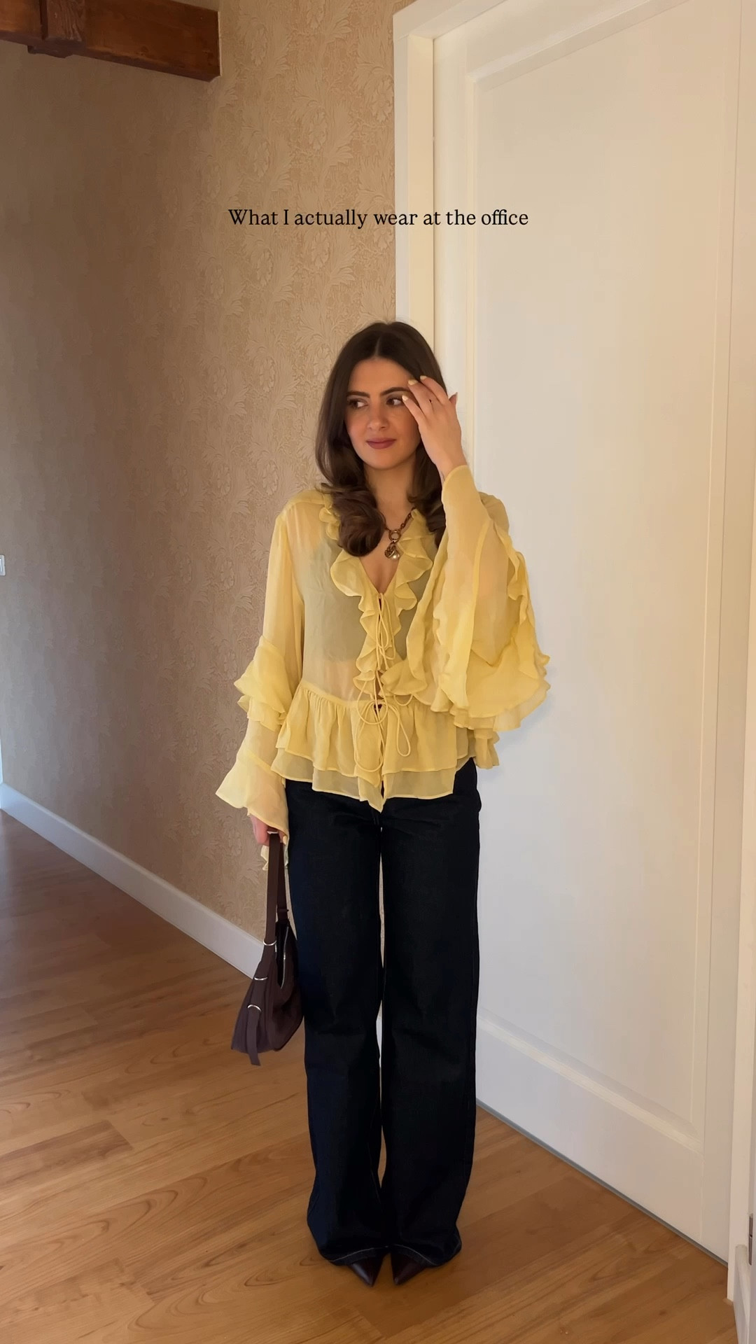 Office outfits with personality ✨

Zara ref:
Wool camel trousers 2042/700
Belt 6399/004
Necklace 1011/012
Ankle boots 3150/610

Spring outfits 2026, work outfits, spring dresses

#LTKjeans #LTKspring #LTKworkwear