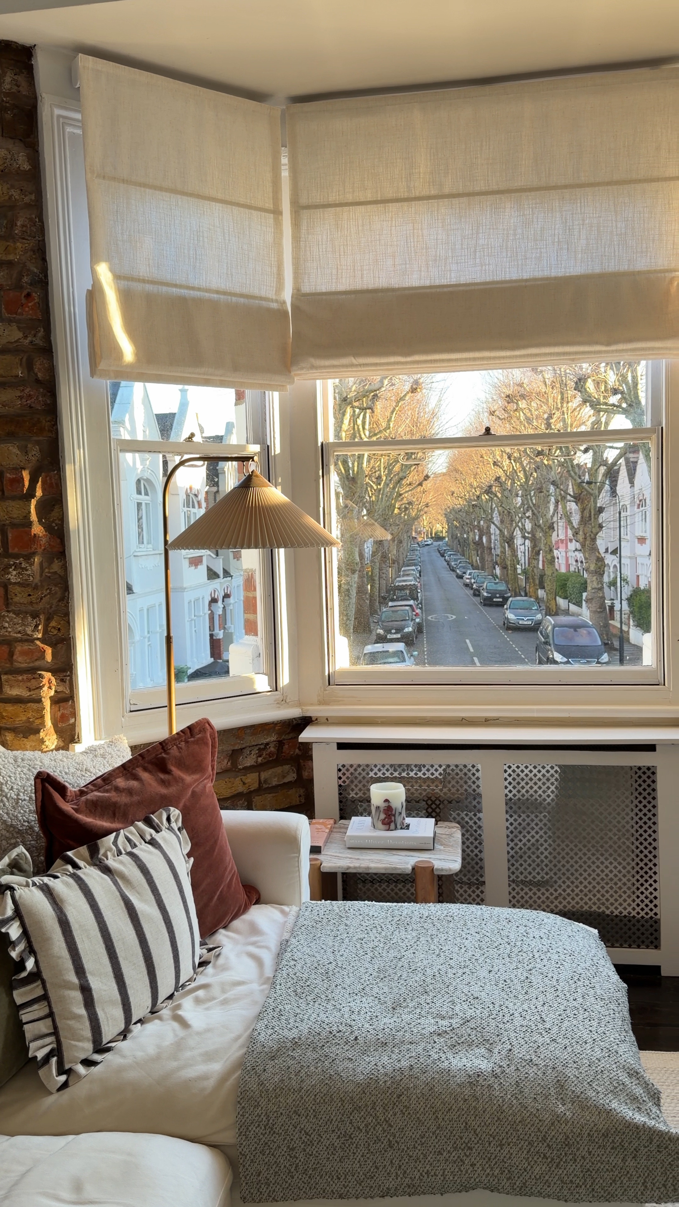 Motorised Roman Blinds

#ltkhome #romanblinds #twopages #twopagescurtains