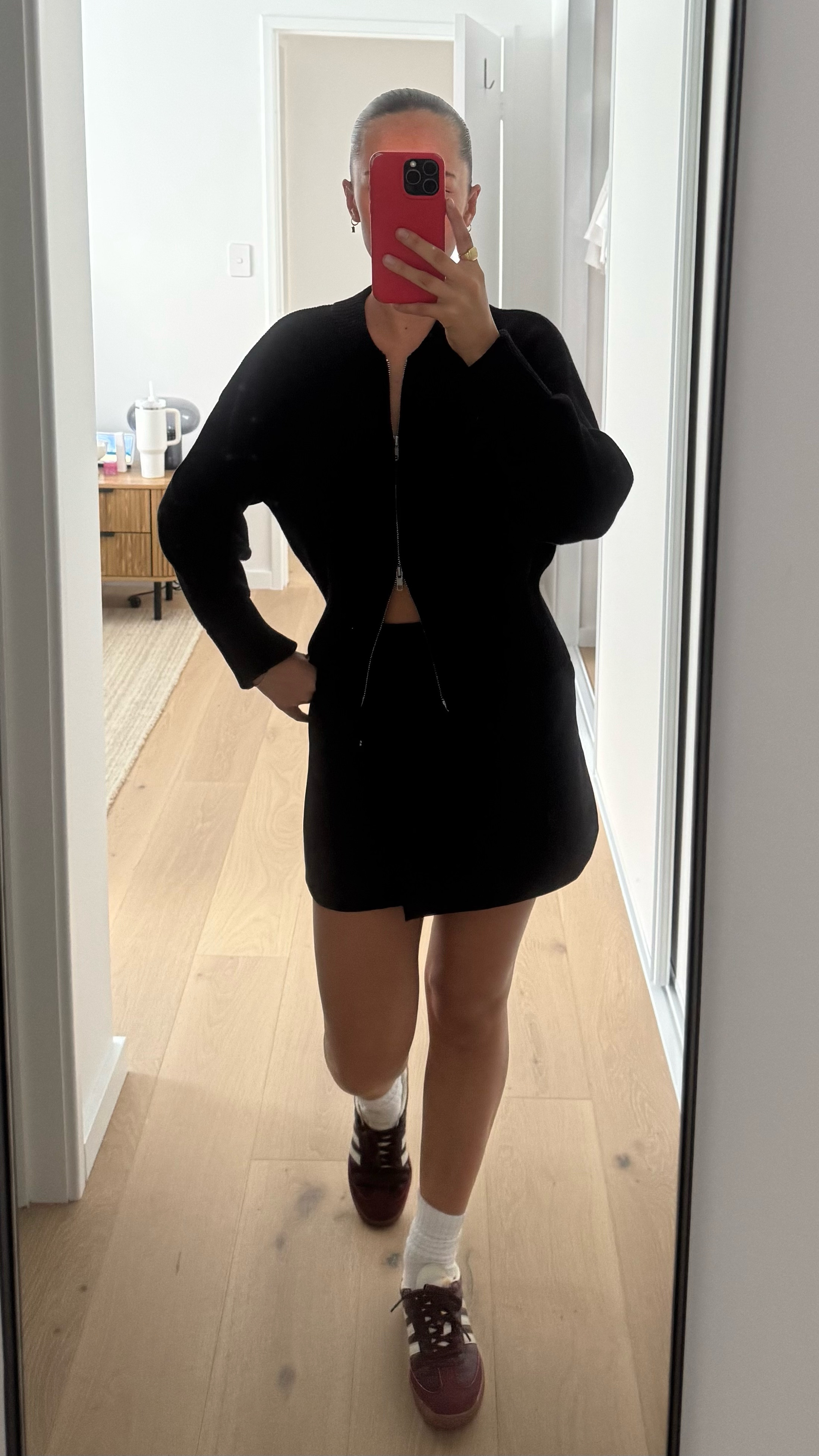 Work fit on rotation 🖤
Wearing the Glassons zip-up (M) — linked below.
Skirt is old Kookai, but I’ve added a similar option.
Shoes are adidas Sambassssss