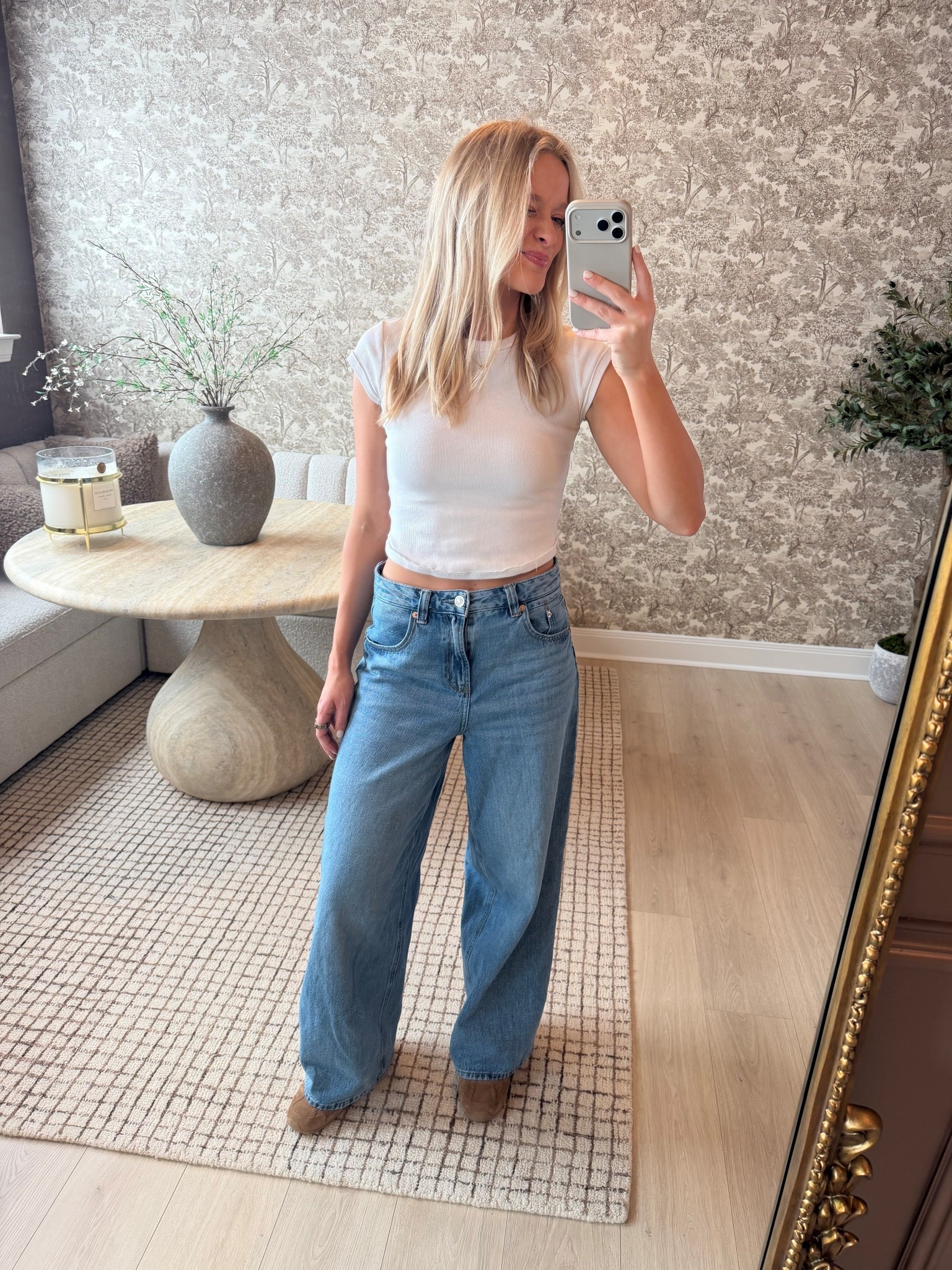 When in doubt... a good denim and a basic white tee! 