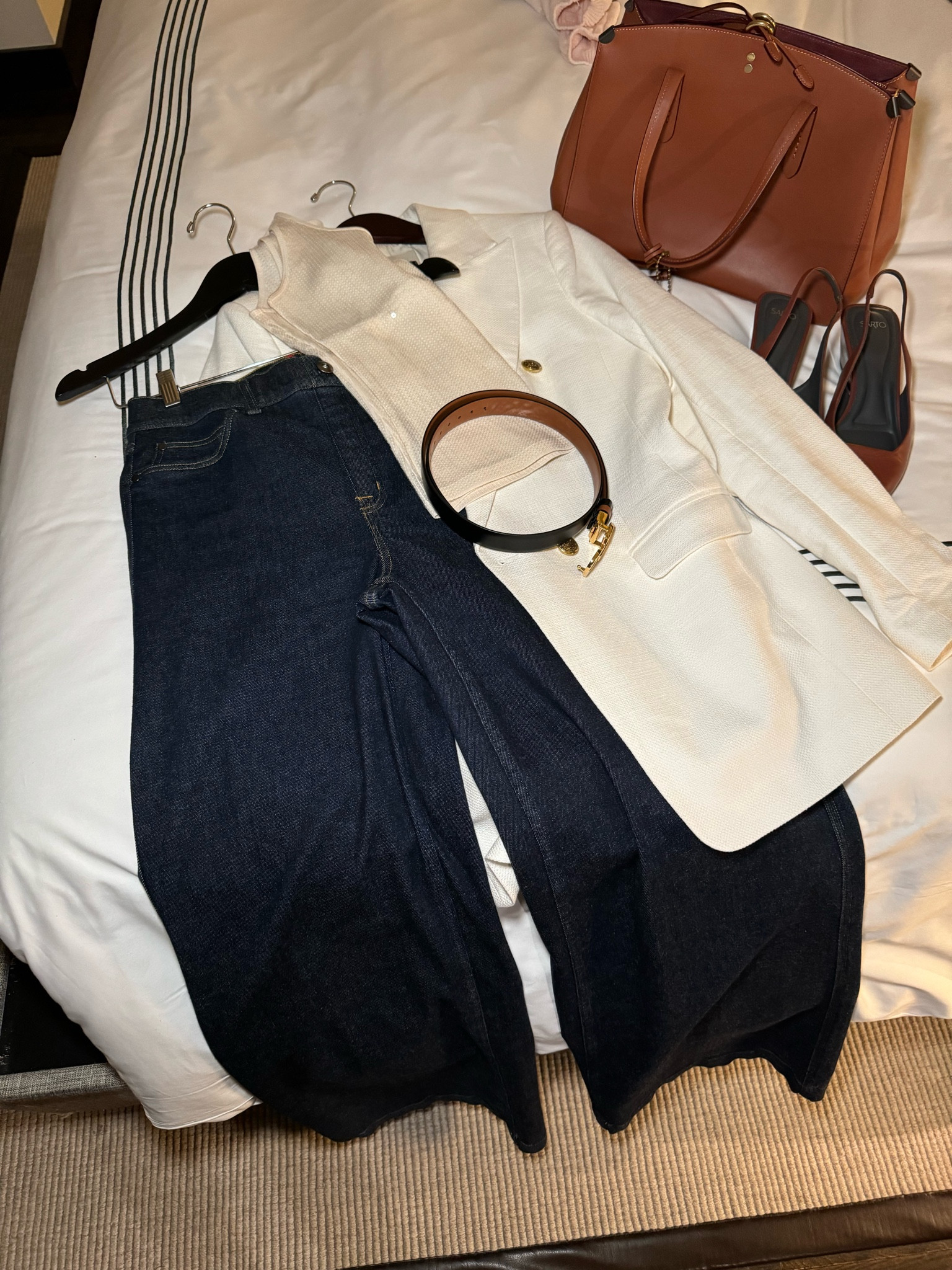 OOTD LTKcon Day One
I am starting my day in a blazer and dark wash wide leg jeans. Adding a cami and belt and shoes. Timeless and classicc

#LTKWorkwear #LTKCon #LTKOver40