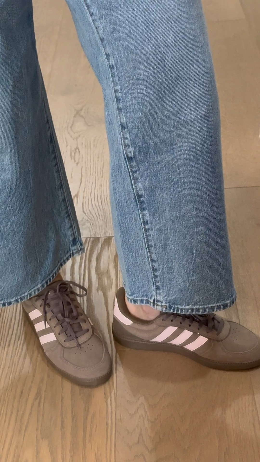 Love my Adidas sneakers. Fall sneakers, women’s sneakers, low profile sneakers. ￼