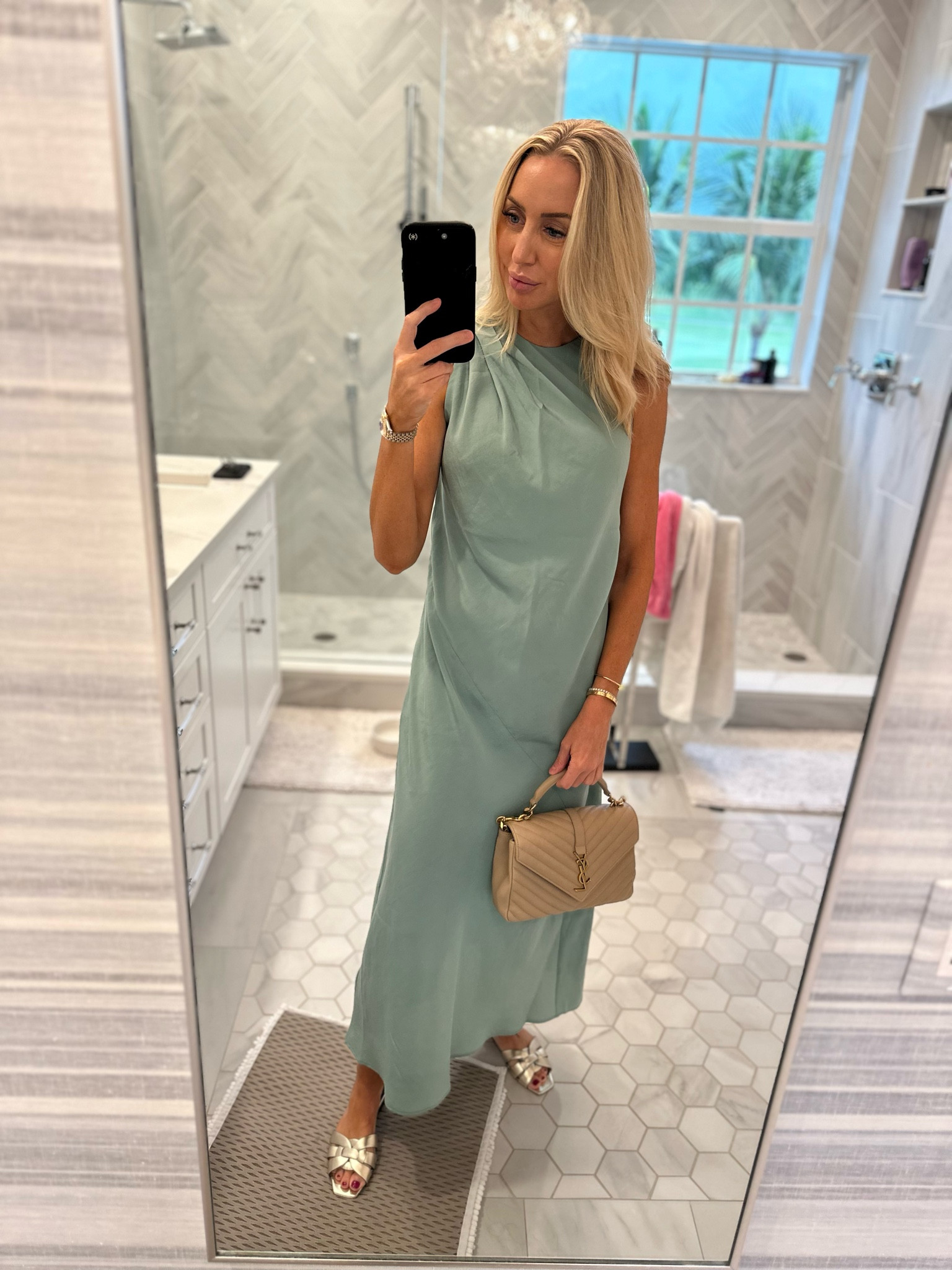 Wearing size XS in sage maxi dress



#LTKShoeCrush #LTKItBag #LTKFindsUnder50