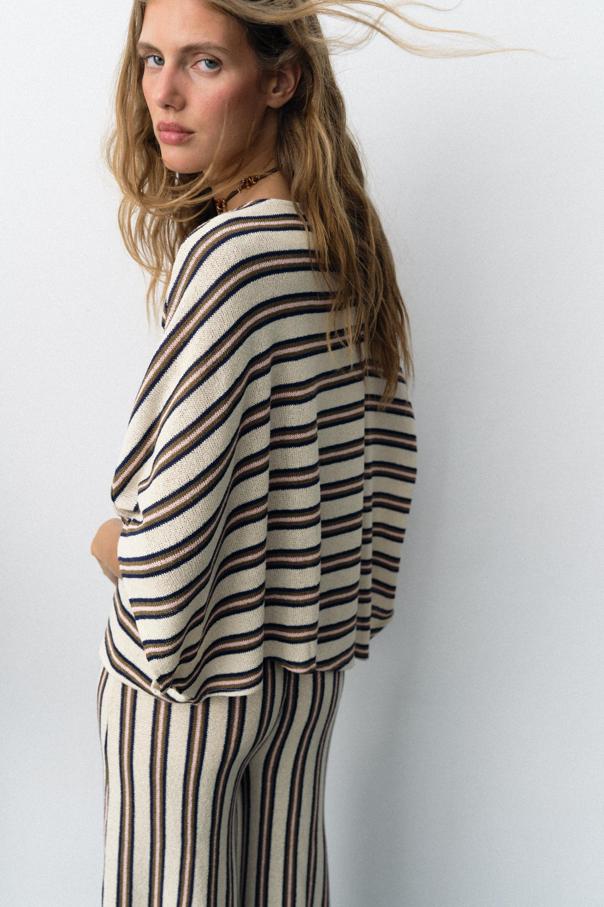 SHORT SLEEVE RUSTIC TOP | Zara US