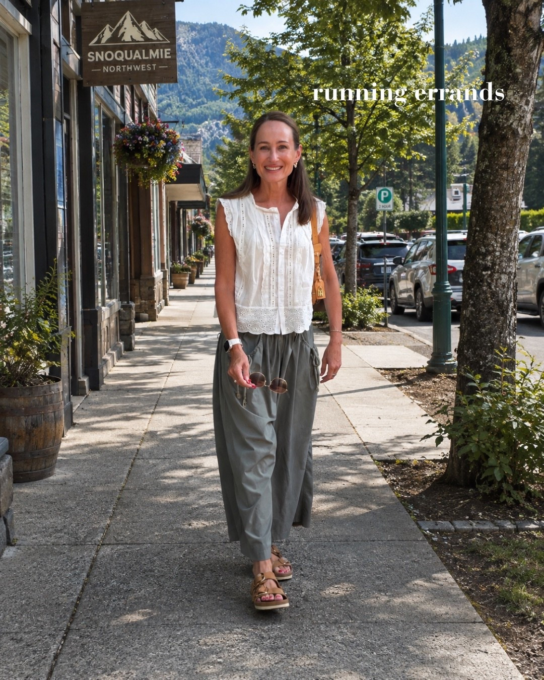 My most worn pair of pants! So flowy and cute. I get so many compliments when I wear them

#LTKootd