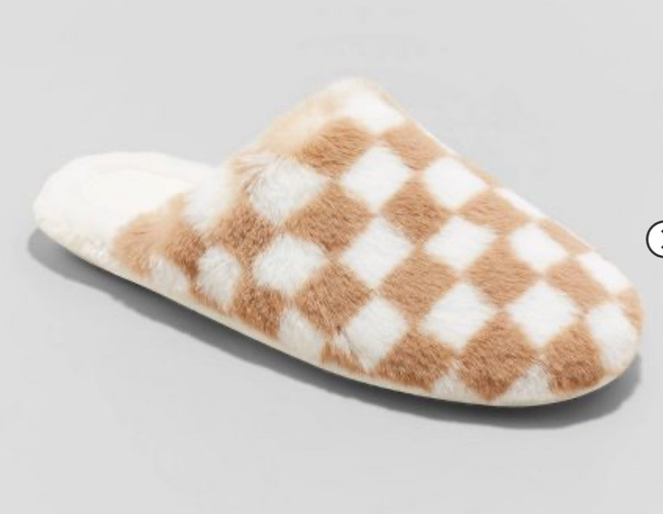 These are such cute slippers! And only $10 from Target ❤️

#LTKSeasonal #LTKGiftGuide #LTKshoecrush
