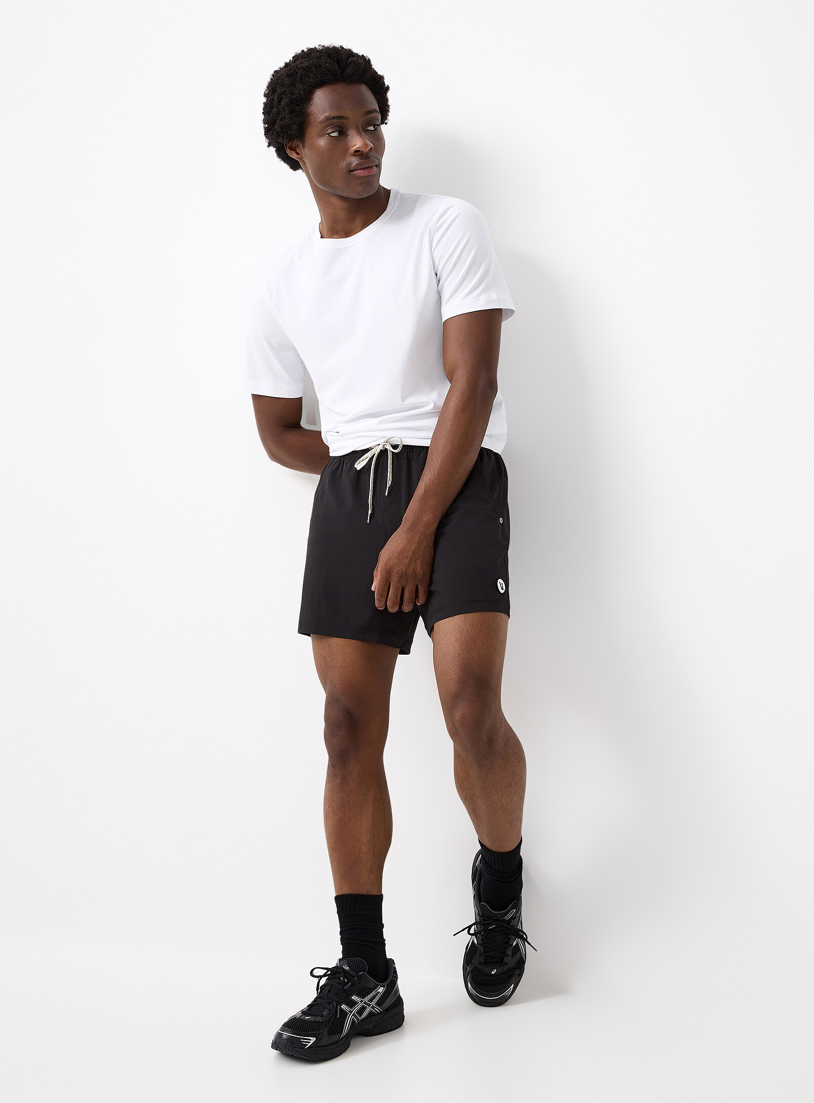 Vuori - Kore 5-inch versatile short (Men, Black, SMALL) | Simons