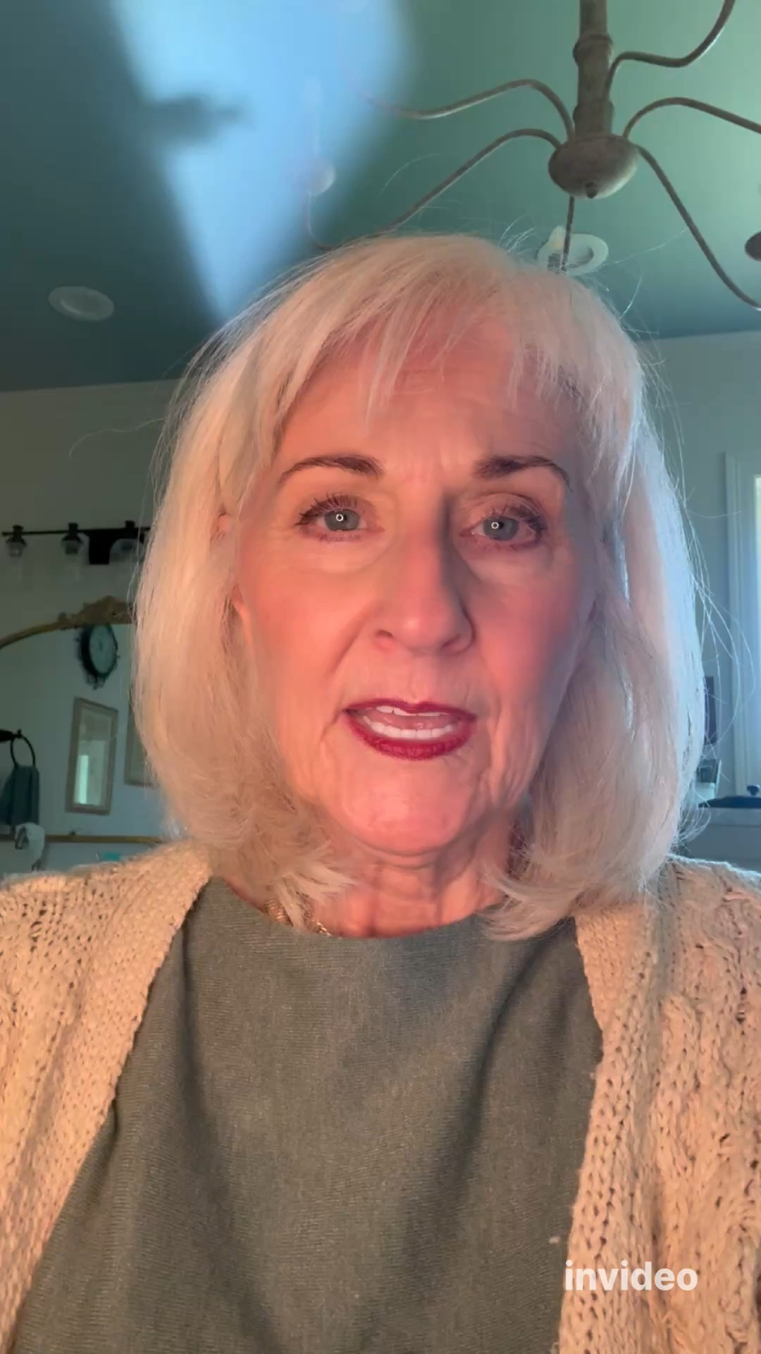 The best makeup mirrors that I’ve ever had! One for home, one for travel. Different brands, lots s of research !

#LTKTravel #LTKBeauty #LTKHome