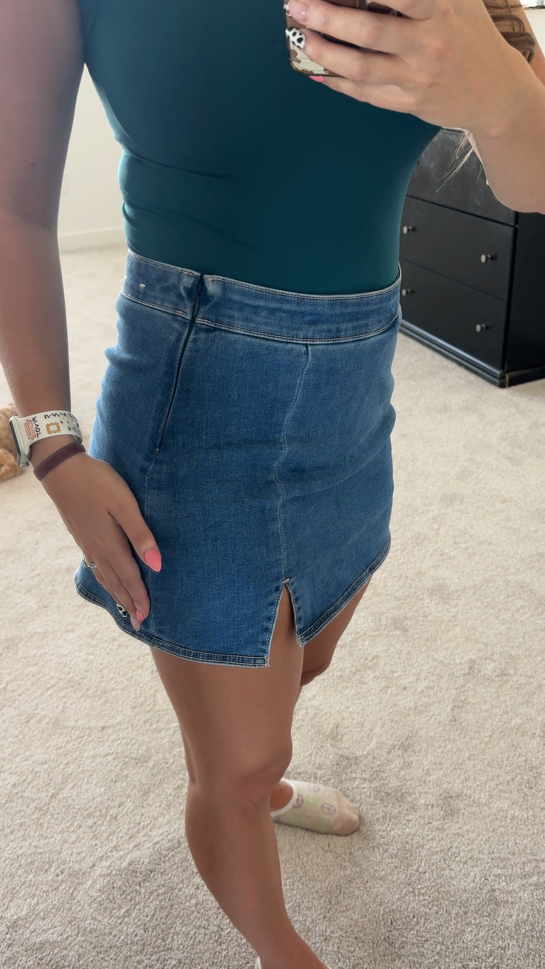 Cutest denim skwort!

#LTKBacktoSchool