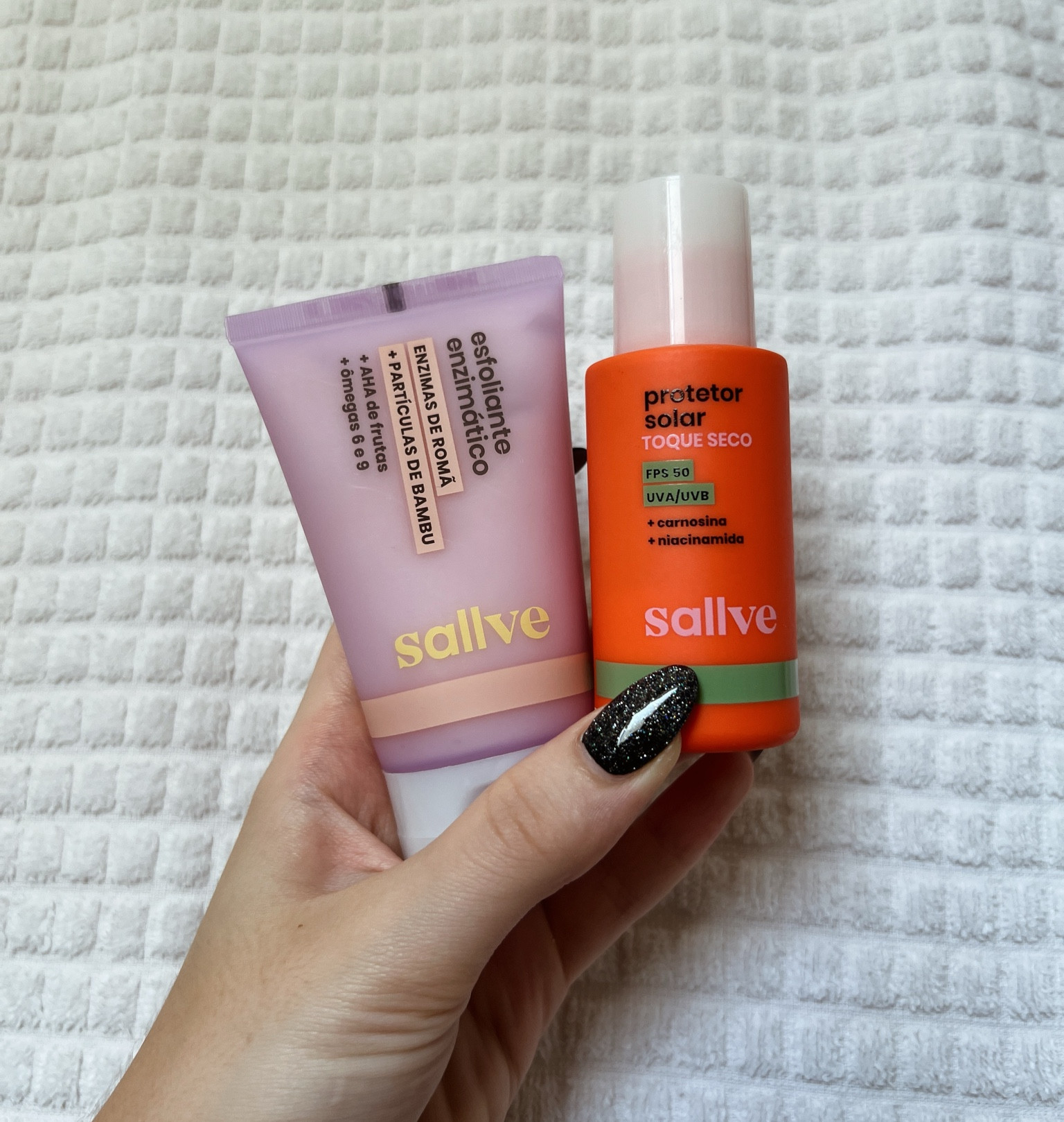Dupla de queridinhos do momento com Sallve ✨ 

O esfoliante enzimático facial é o melhor que já usei: a pele fica hiper macia e com um viço incrível, sem agredir a pele e as partículas são super fininhas.

Já o protetor solar tem um toque seco perfeito e um acabamento invisível, pode passar a quantidade certinha, amiga! 

#sallve #vivasuapele

#LTKbeauty #LTKbrasil