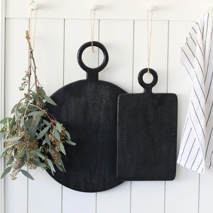 Beecher Wood Board, Round | Pepper + Vetiver