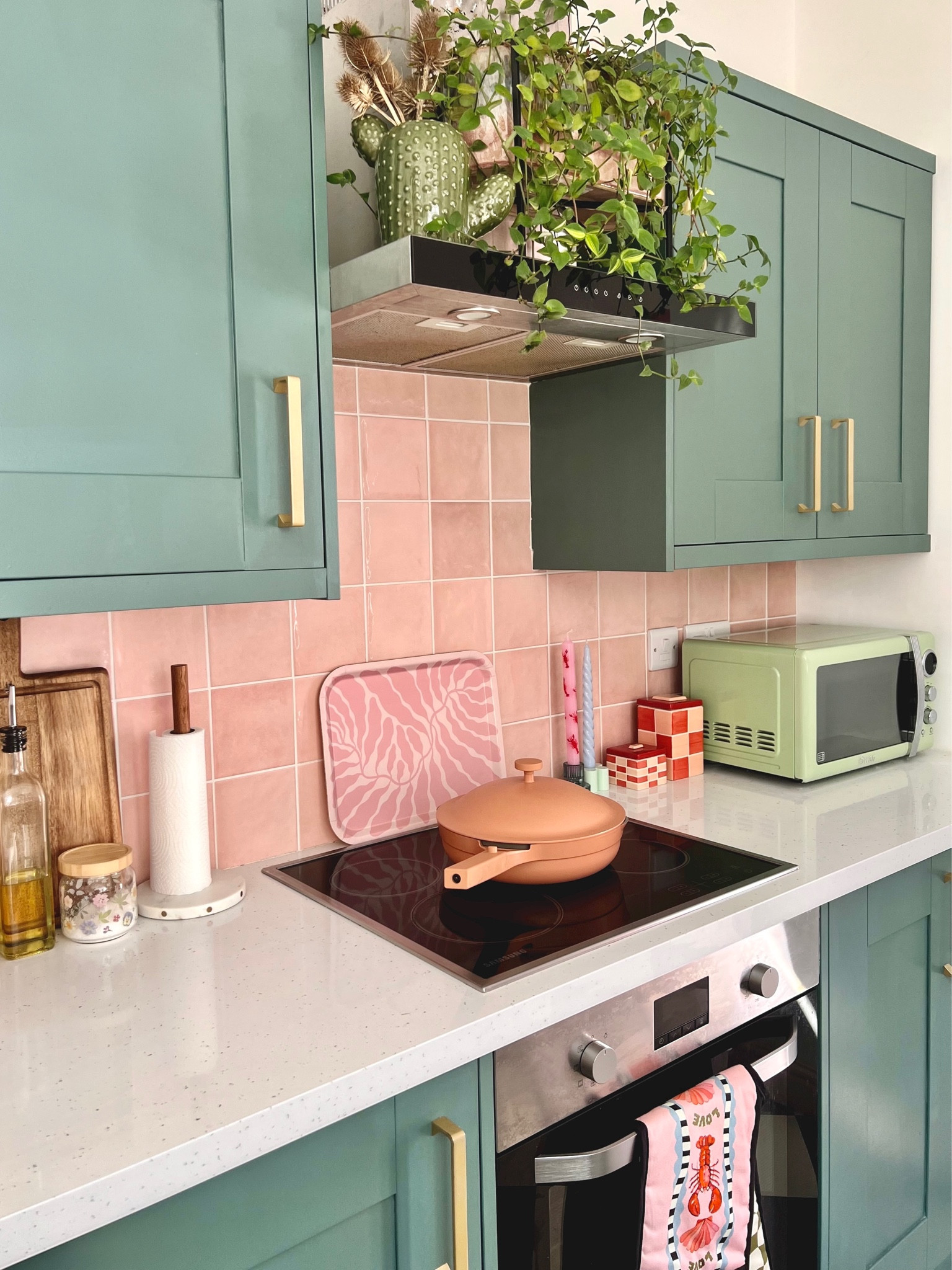 Pink and green kitchen ✨

#LTKhome #LTKeurope