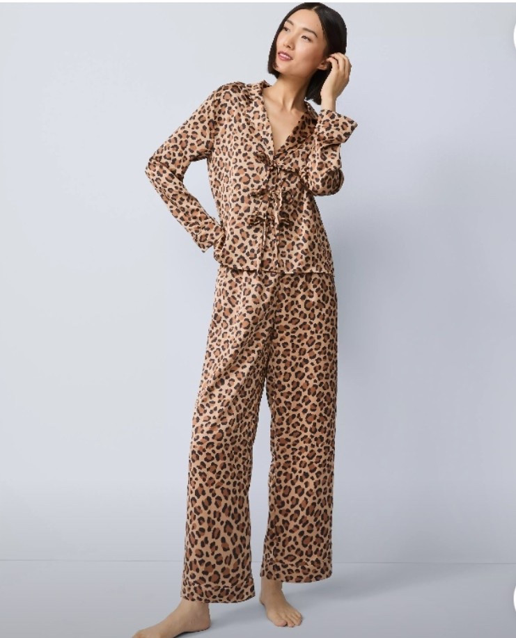 Satin Pajama Set 40% Off!

#LTKSaleAlert #LTKStyleTip #LTKGiftGuide