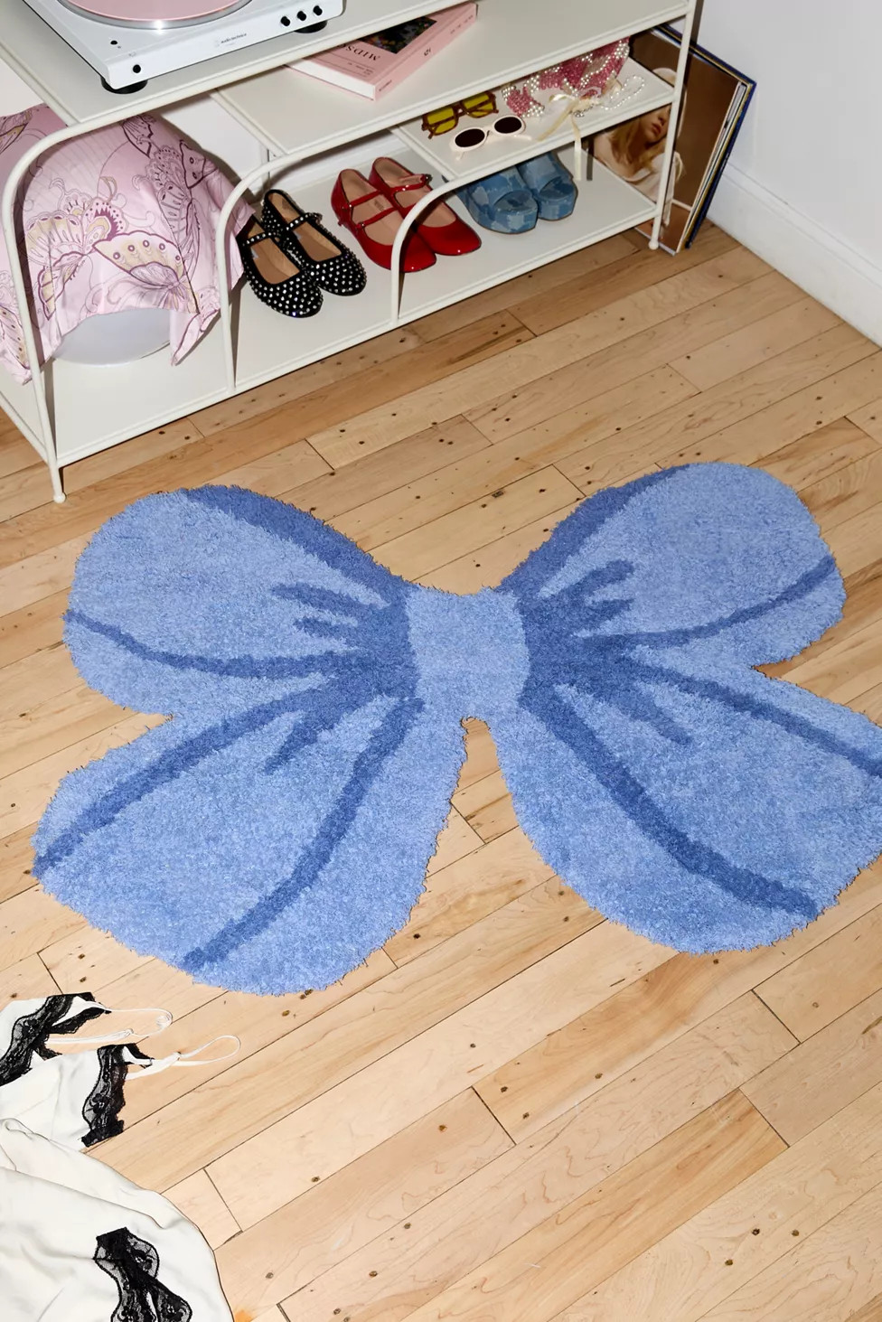 Bow Tufted Shag Rug | Urban Outfitters (US and RoW)