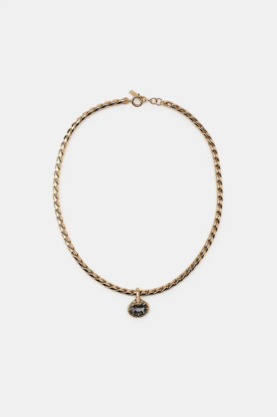 Metallhalskette im Kettendesign mit kontrastierendem schmuck-Anh\u00e4nger. Karabinerverschluss. | Zara DE