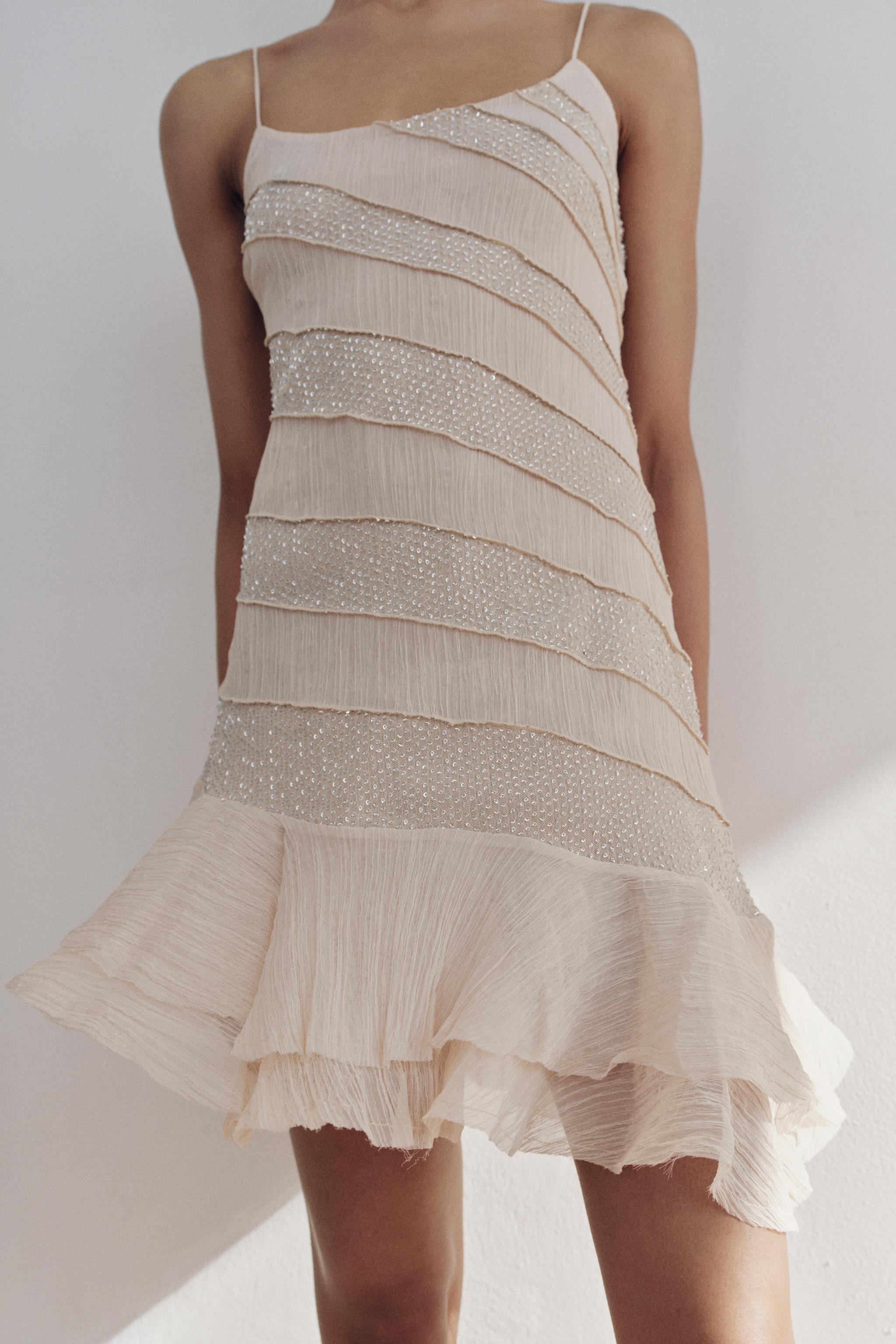 KLEID IN LINGERIE-OPTIK MIT SCHMUCKPERLEN | Zara DE