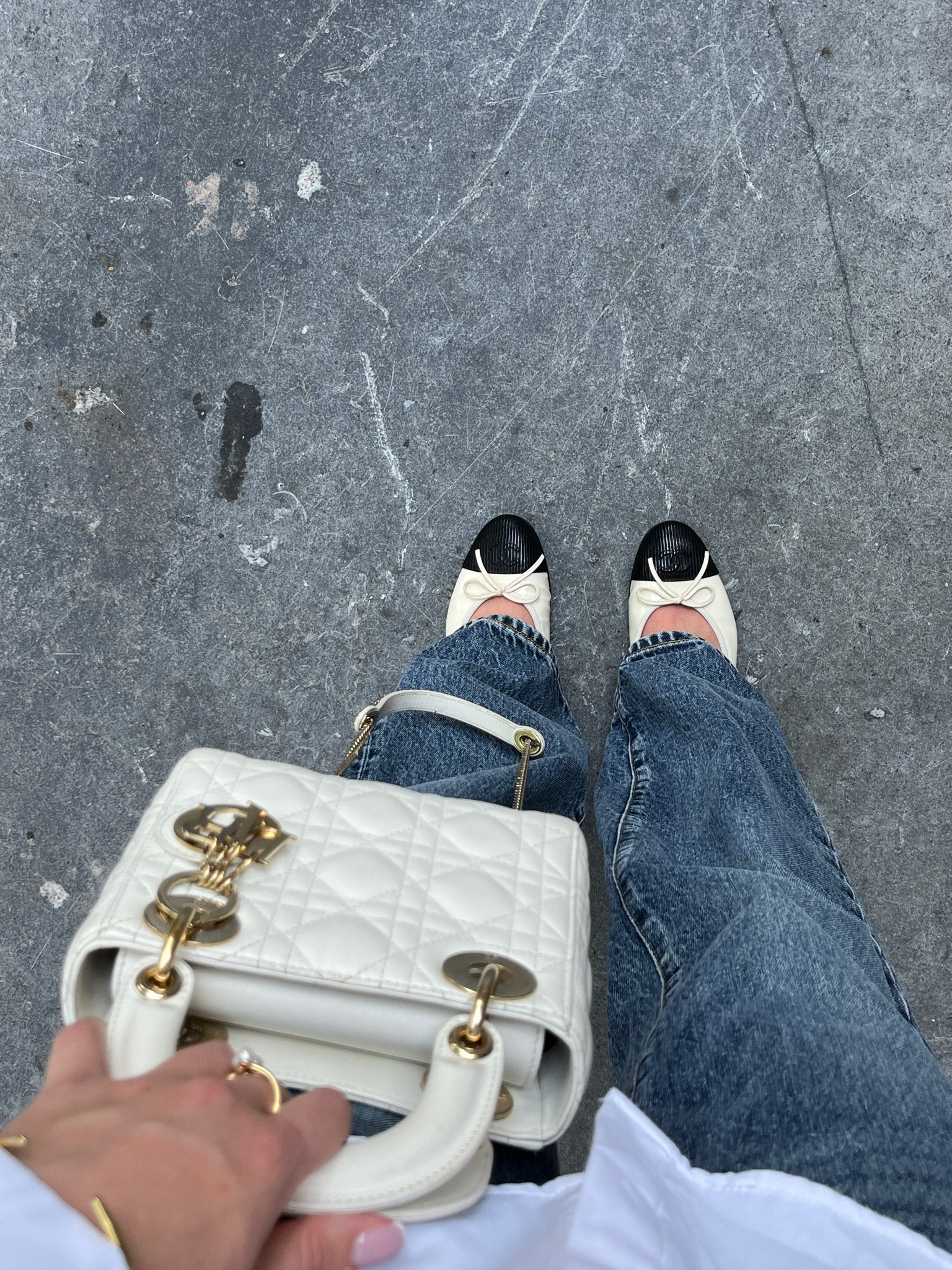 White ballerinas 

Chanel ballerinas, white ballerinas, scarosso 

#LTKeurope #LTKluxury #LTKstyletip