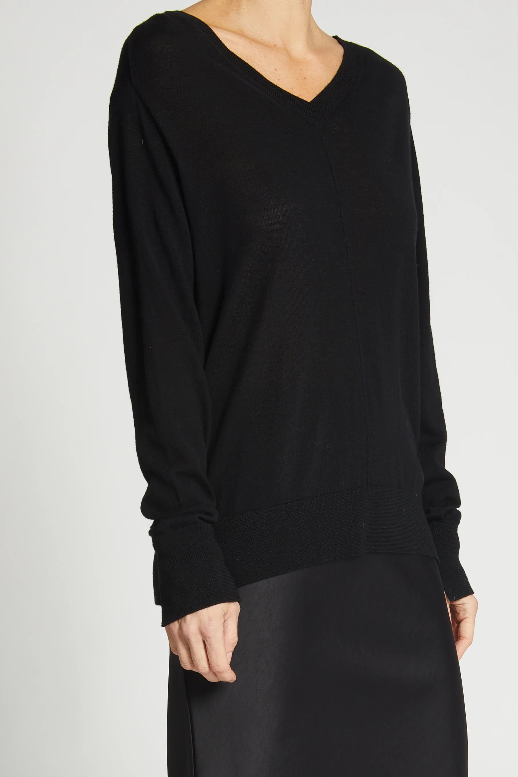 V-Neck Sweater | WEST2WESTPORT