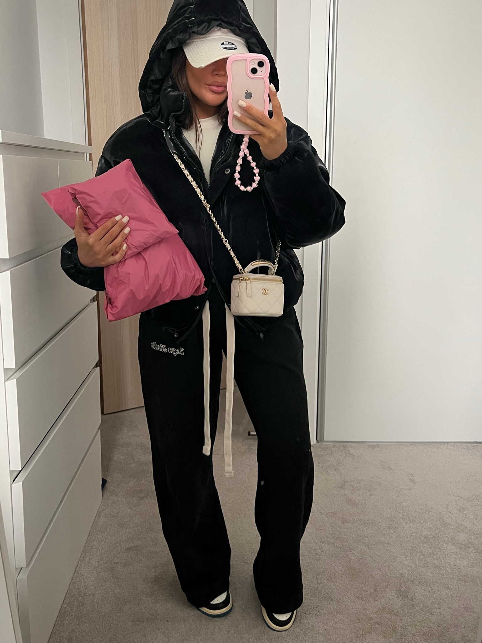 -10000° outfit 🤍❄️