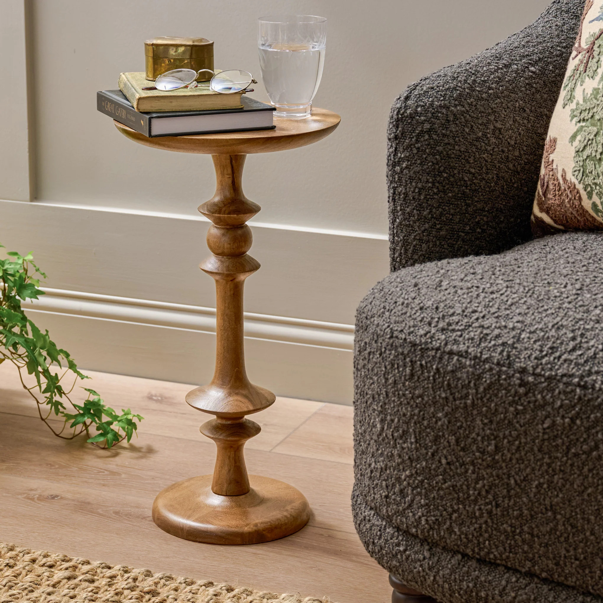 Enzo Turned Wood Cocktail Table | Magnolia