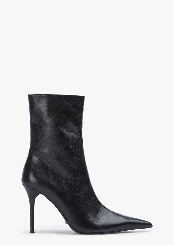 Iris Black Vintage | Tony Bianco US