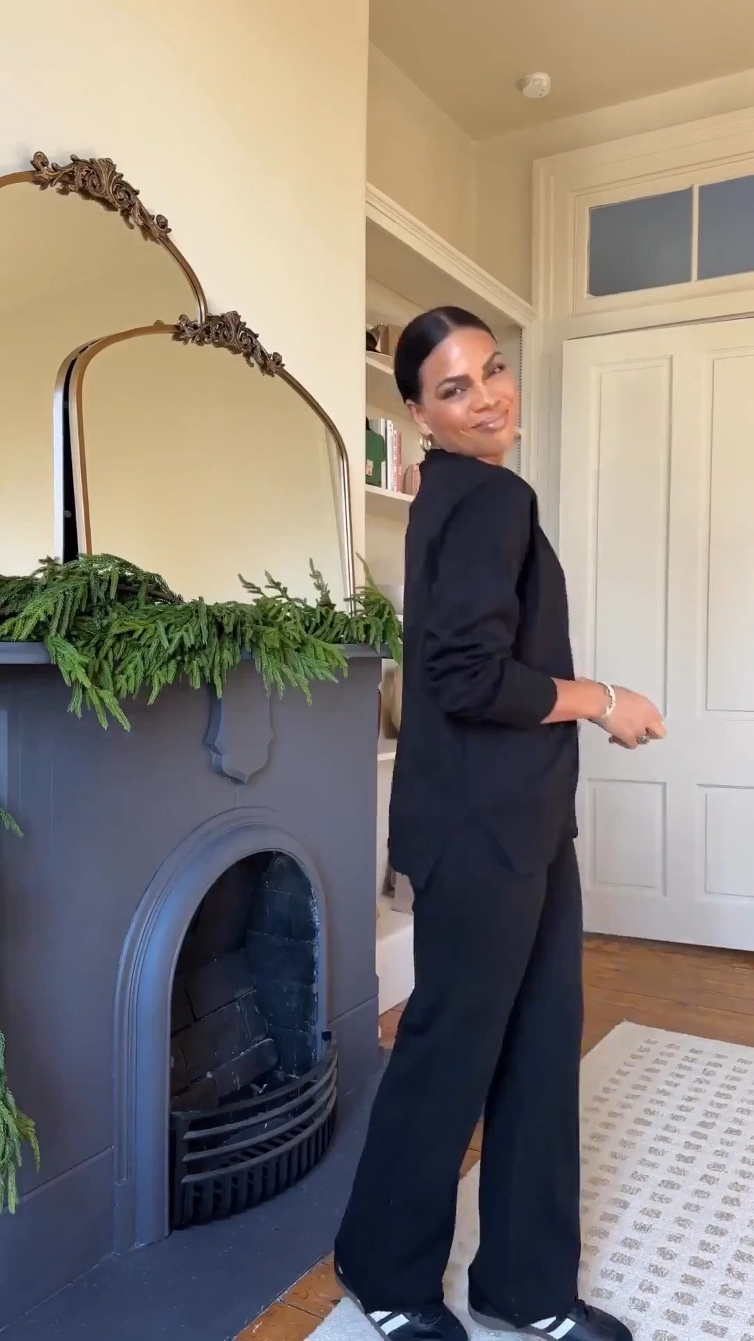 Cozy sets perfect for traveling days on the airplane! I love these sets for traveling so easy & versatile. Layer with a tank top in case you get hot. 