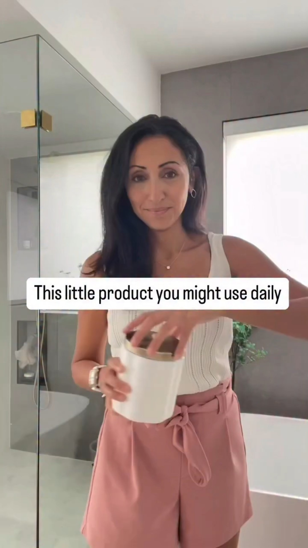 ‼️Literally the LAST place I thought I’d look is at this product- after all, we use it in sensitive areas like our ears, around our eyes, maybe in sweet baby’s belly buttons right? 

If you see the phrase “anti microbial treatment” on the back of the box of w-tips, this innocent looking product is dipped in ❌triclosan❌.

Triclosan is a neurotoxin and “persists in the environment, breaks down into substances highly toxic to wildlife, pollutes the human body, and poses health risks…”

Are there better options? Of course! I’ve put cleaner alternatives in a links or list for you! 

🎉Just comment below “QTIPS and I will send them your way!⤵️⤵️

.
.
.
.
#toxinfree #toxinfreelifestyle #nontoxic #toxinfreelife #toxinfreeliving