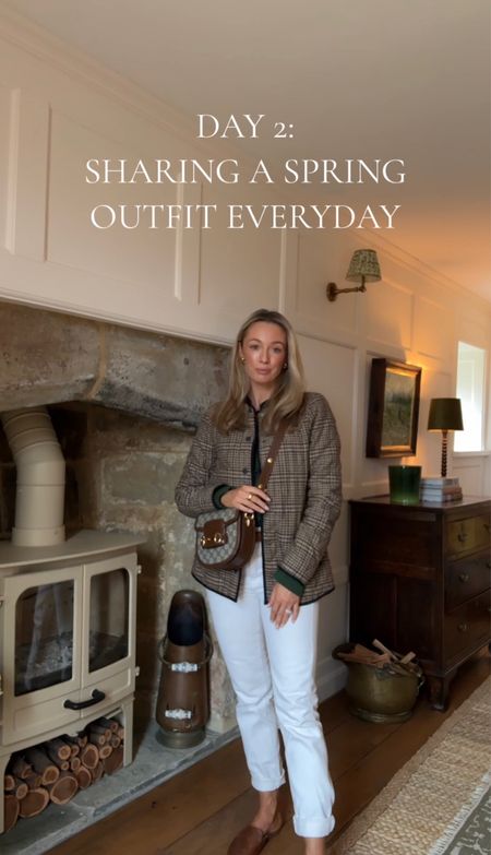 Day 2 of the daily spring outfits! With a light spring jacket, white jeans and Gucci bag 

#LTKeurope #LTKSeasonal