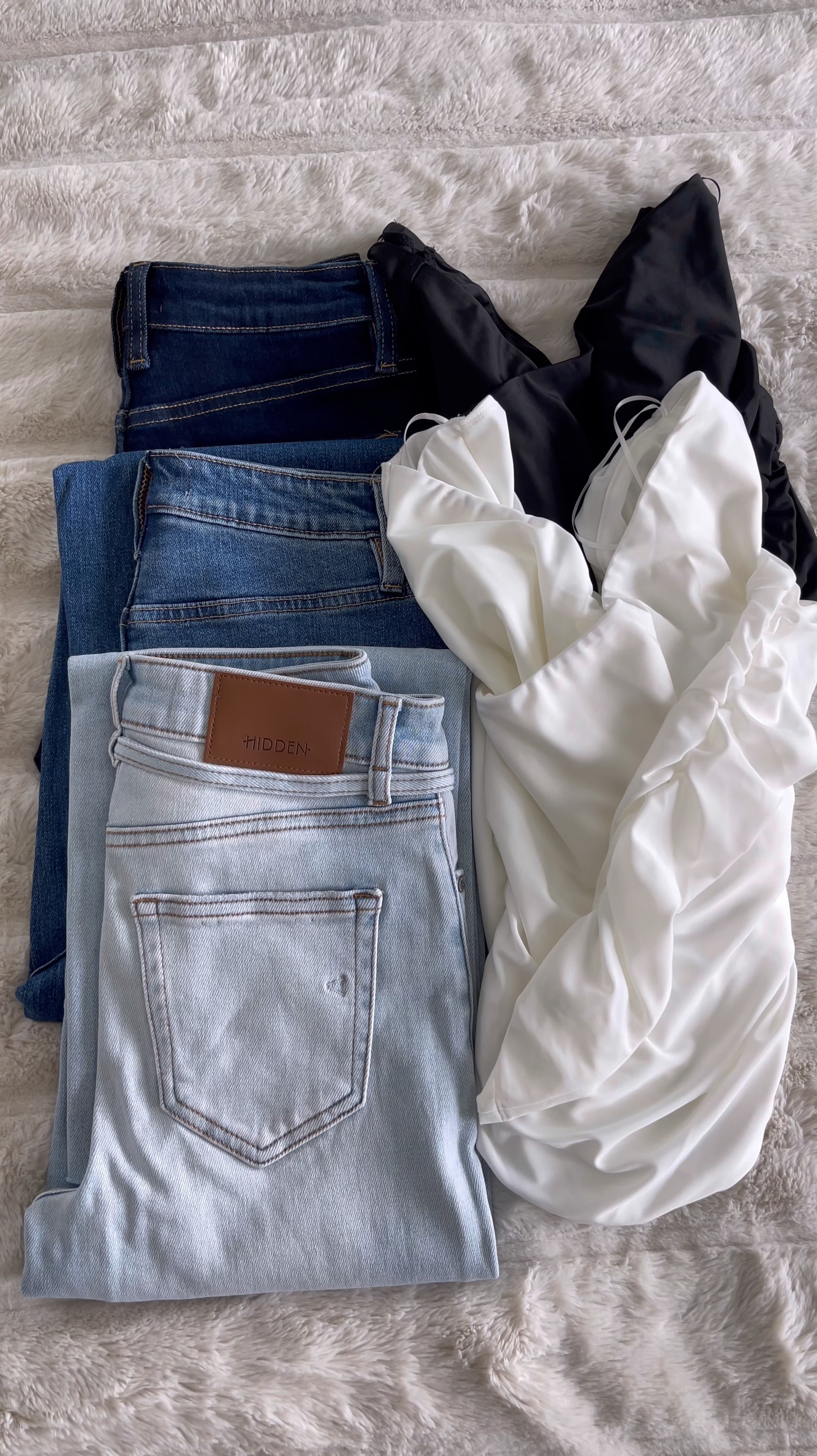 Recent Haul🖤 

Denim and Bodysuits.
Shop with code LIVINGBARELYBLONDE.

Jeans, wide leg denim, long sleeve bodysuits, off shoulder, off shoulder tops, high waisted denim. #Cmcoving #jenniferxerin #barelyblonde
Bestsellers, petite style. #ltkpetite #ltksalealert 

#LTKMostLoved #LTKWatchNow #LTKxVICI