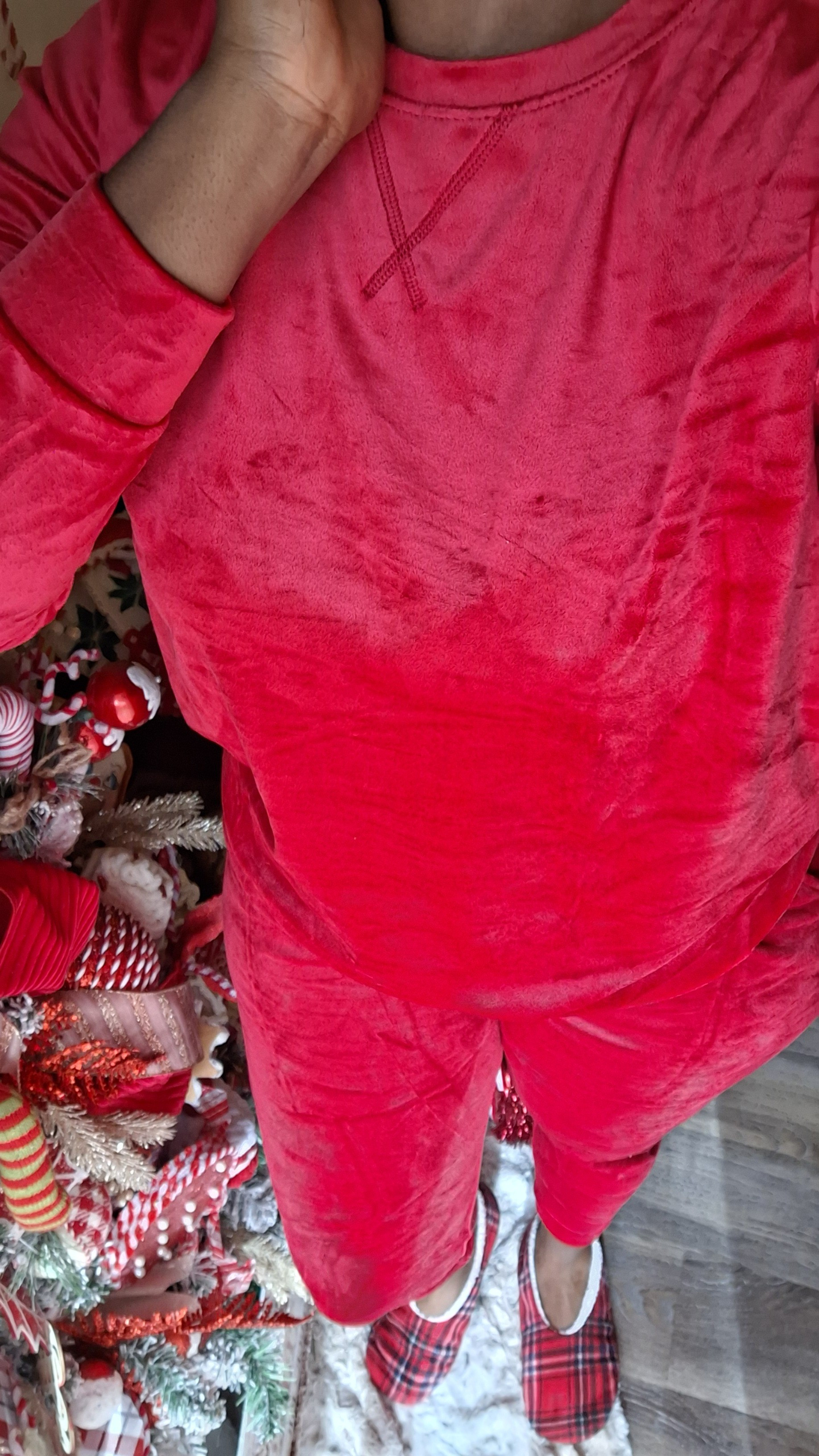 Christmas Outfit Idea Velour Sets for Her! So comfy, soft, & hugs like a glove! You’ll want all the rich colors! Get them all so you can mix & match tops & bottoms for even more outfit options! And, if you fall a sleep in your coziness, they feel like pj’s! #under25 #holidayoutfit

#LTKHoliday #LTKFindsUnder50 #LTKGiftGuide