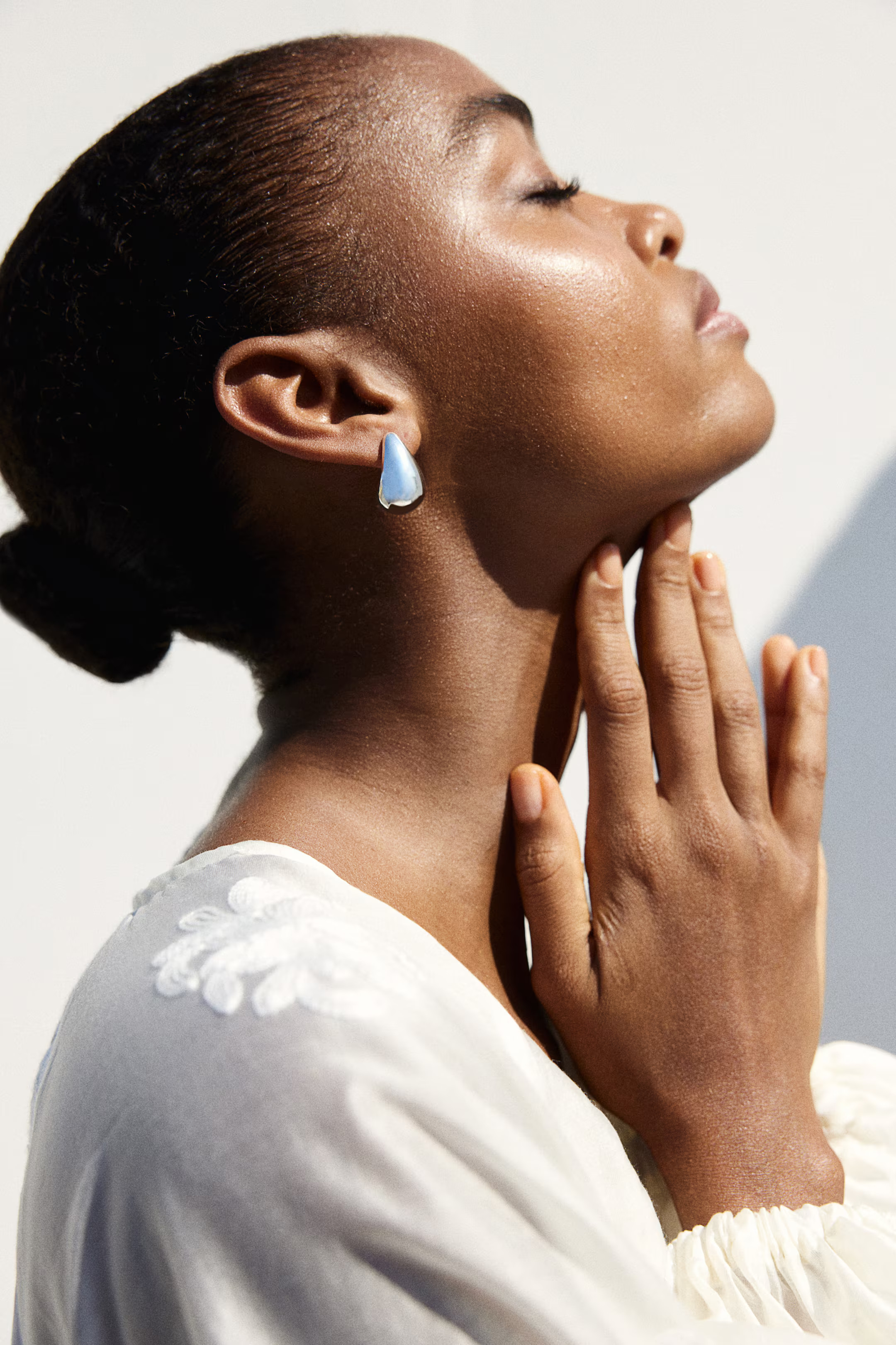 Chunky dome earrings - Silver-coloured - Ladies | H&M GB | H&M (UK, MY, IN, SG, PH, TW, HK)