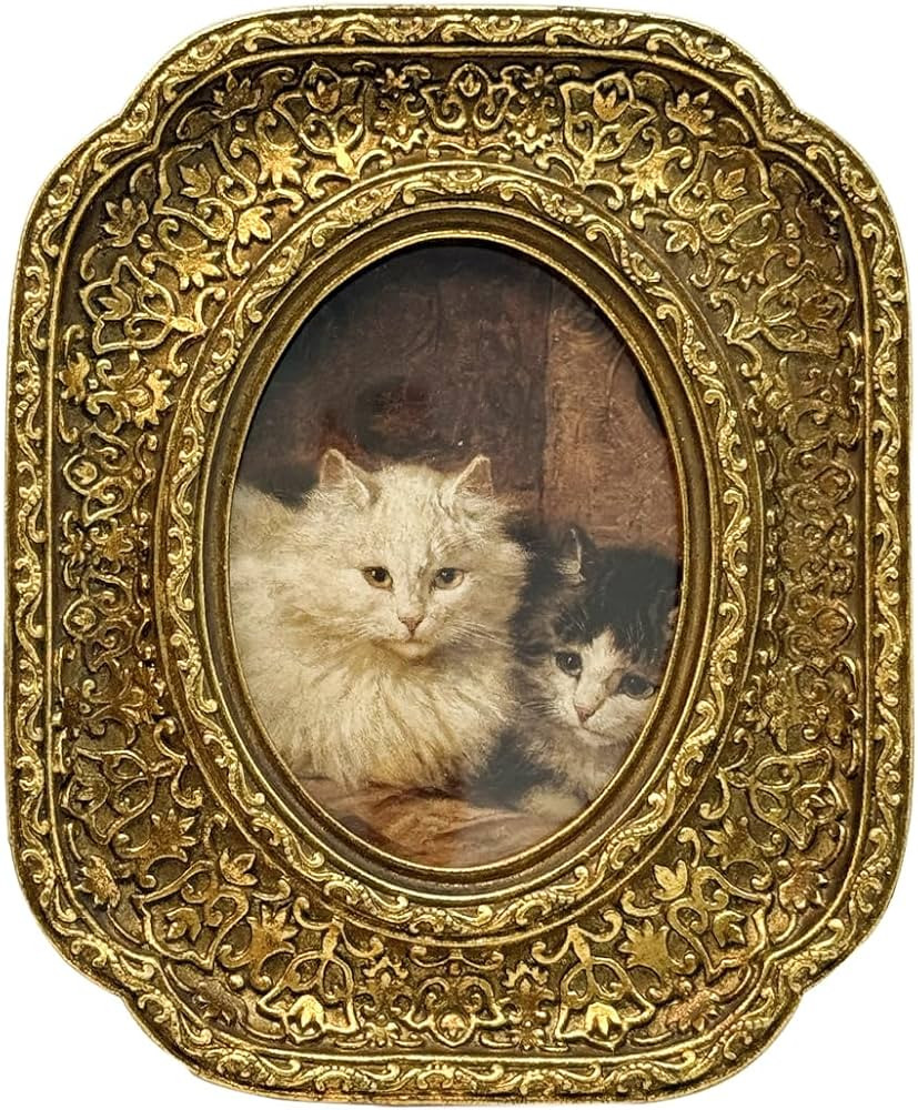 CISOO 2.5x3.5 Vintage Small Oval Picture Frame, Antique Ornate Gold Wallet Size Photo Frame for T... | Amazon (US)