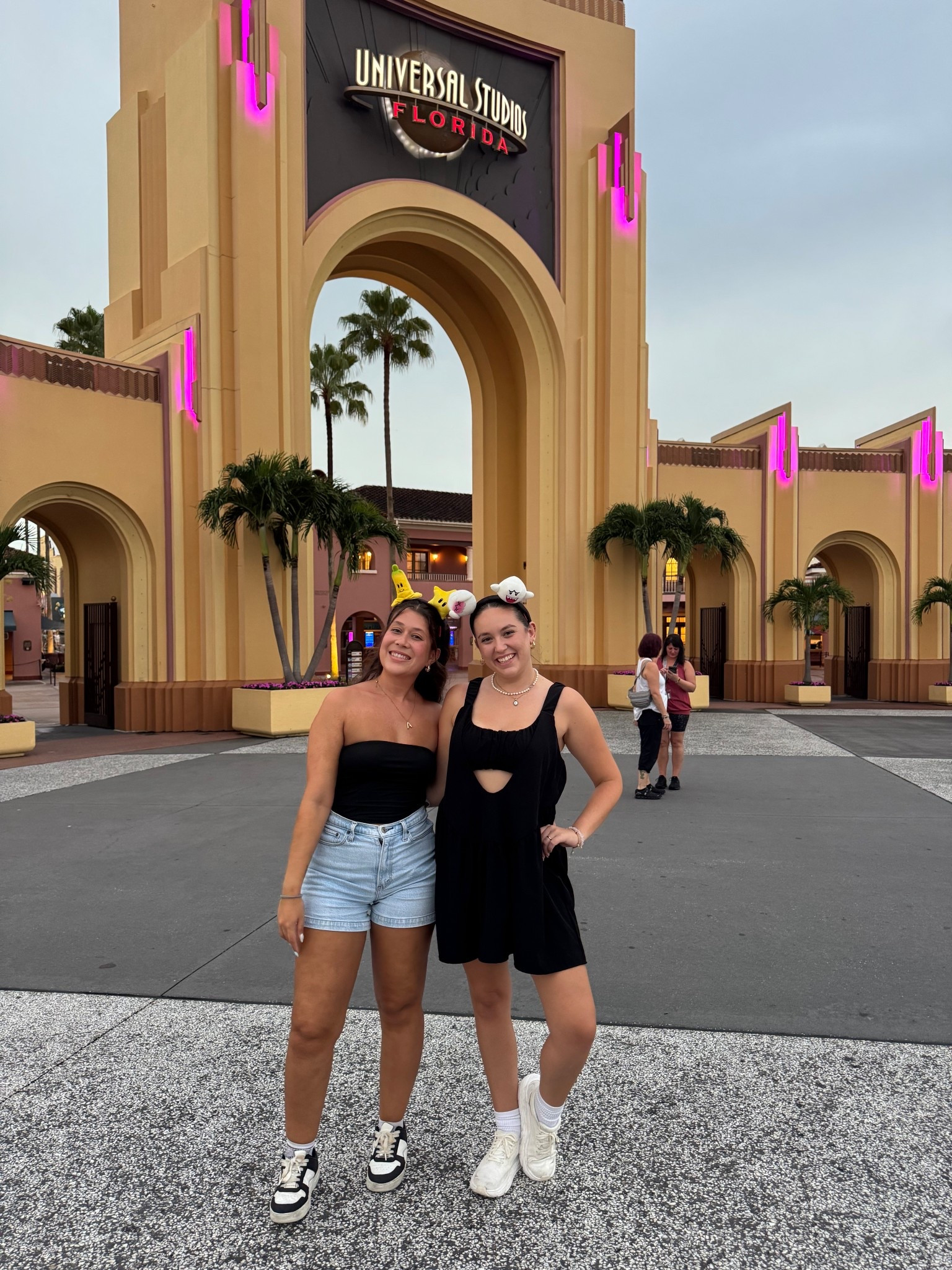 Universal studios outfit inspo

#LTKStyleTip #LTKBeauty #LTKSeasonal