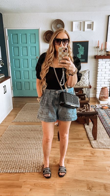 Today’s fit 🧡

Outfit of the day, casual summer outfit, daily outfit, summer look, Jean shorts, sandals, target sandals


#LTKfindsunder100 #LTKfindsunder50 #LTKstyletip