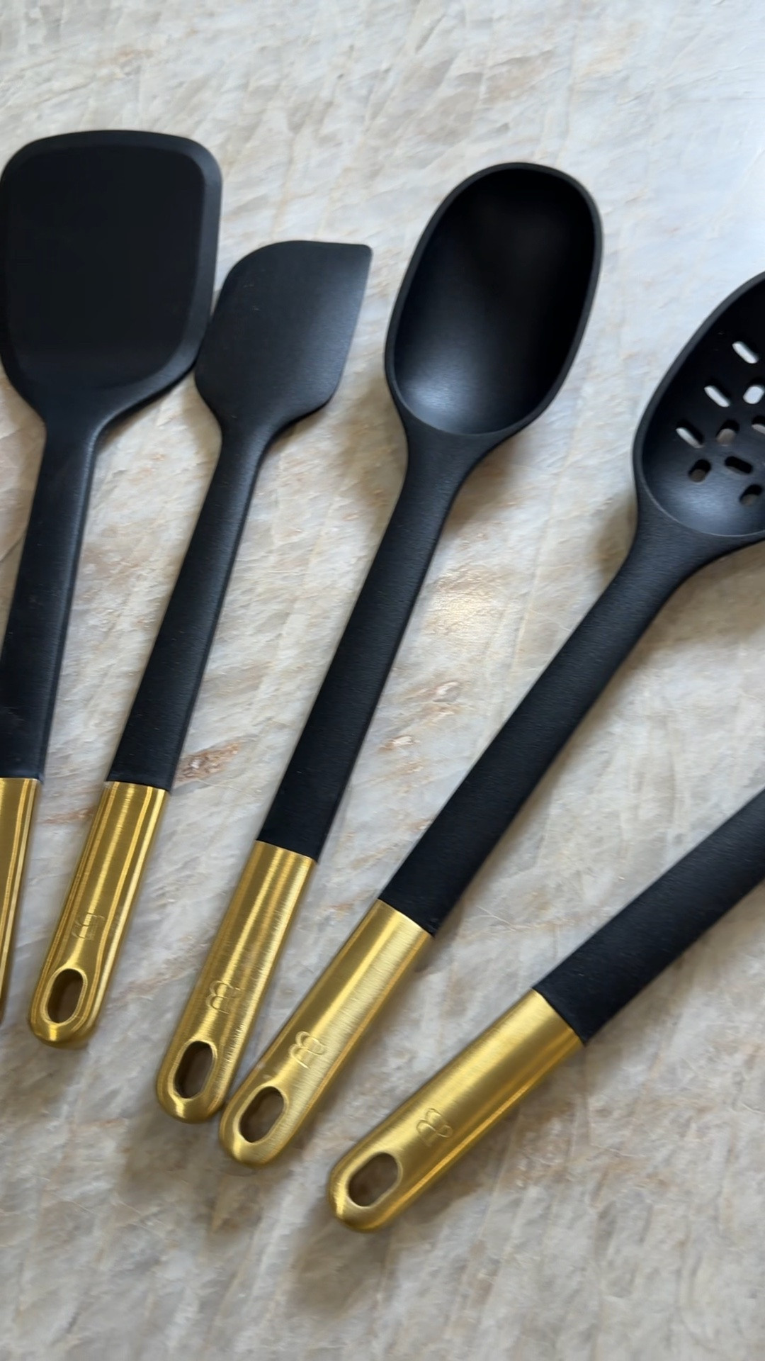 Scroll to shop! ✨ Neutral kitchen must-haves.

Color: Black Sesame.

Desliza para comprar. ✨ Esenciales de cocina en tonos neutros.

📲 Download the free LTK app & follow me @kirasfashionfinds to shop all my daily finds.

#LTKHome #LTKdayinmylife #LTKmomlife